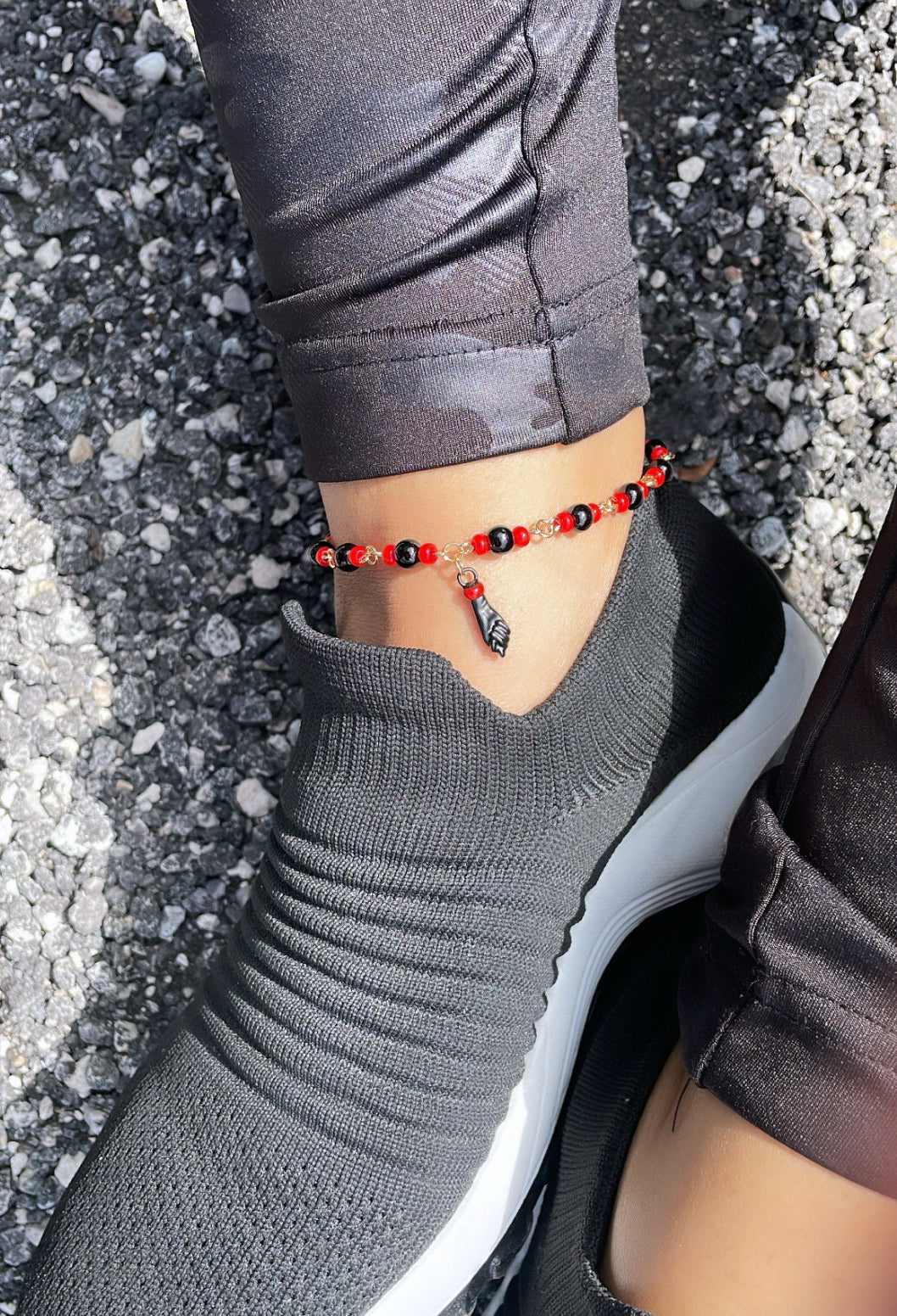 18k Gold Layered Azabache Closed Hand Anklet
