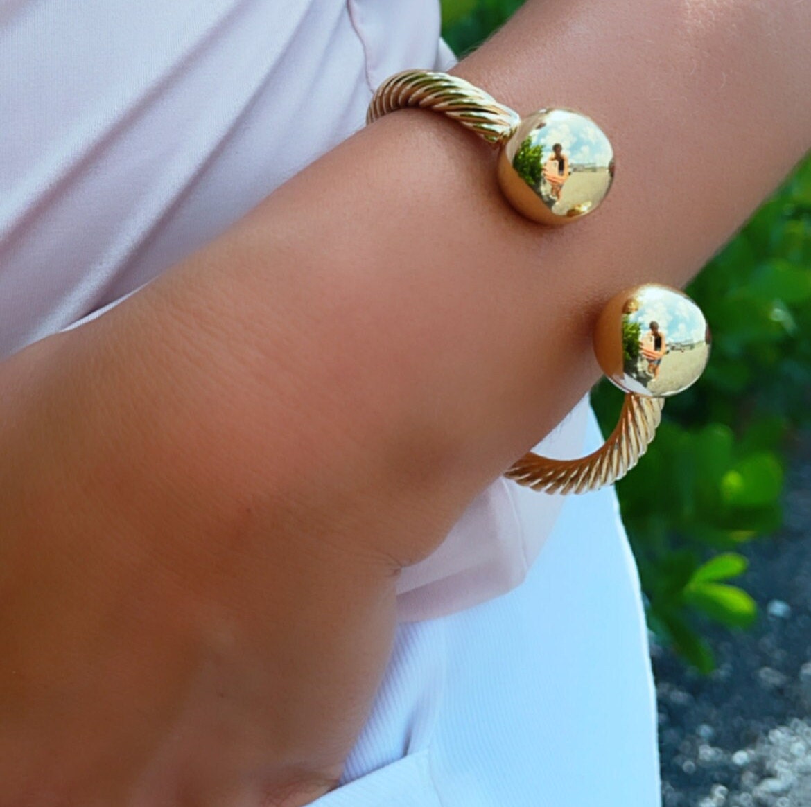 18k Gold Filled Twisted Bangle Featuring Two Solid Balls On Top Bracelet Jewelry