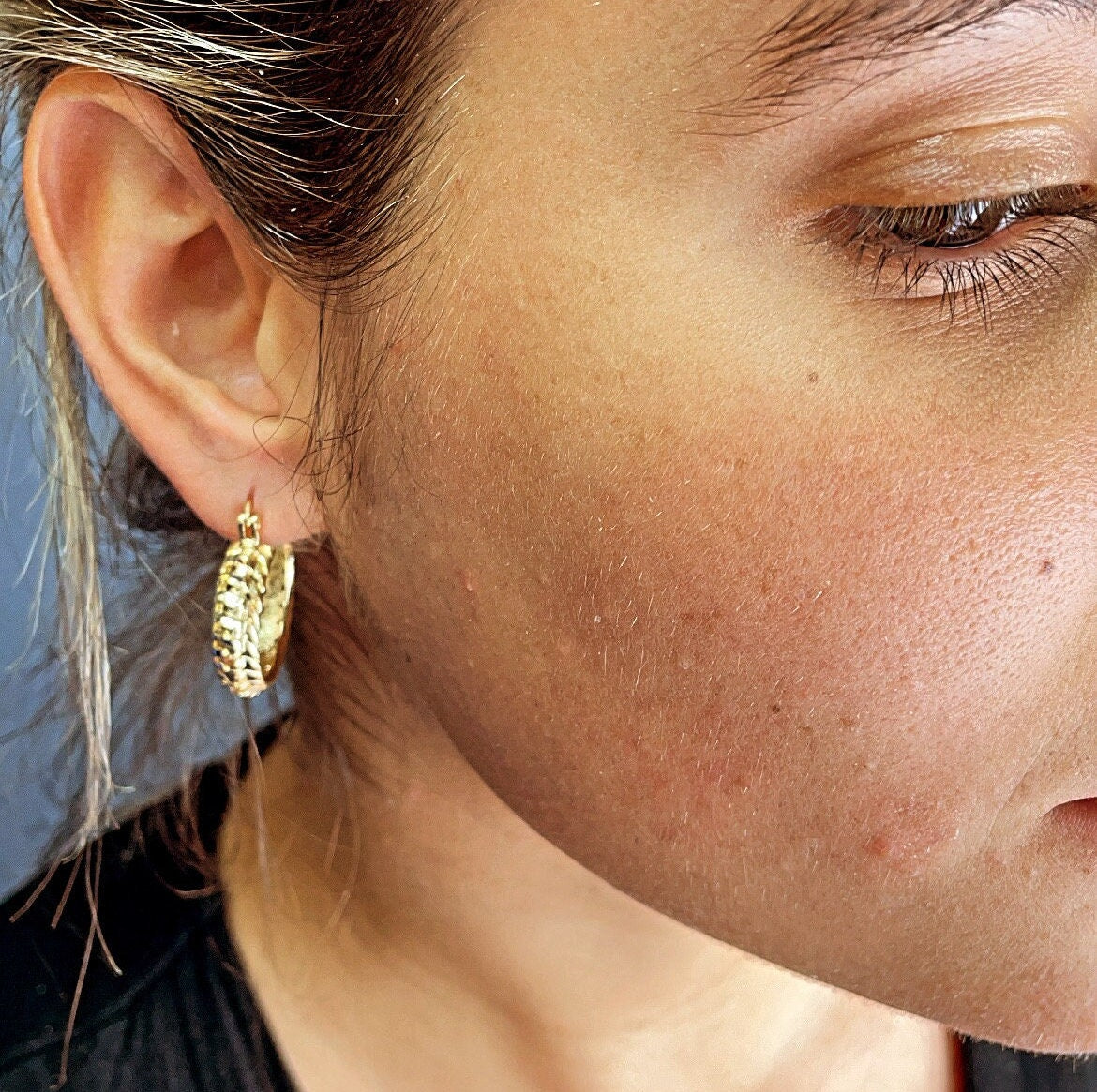 Vintage Alligator Tail Pattern Hoop Earrings Made In 18k Gold Filled