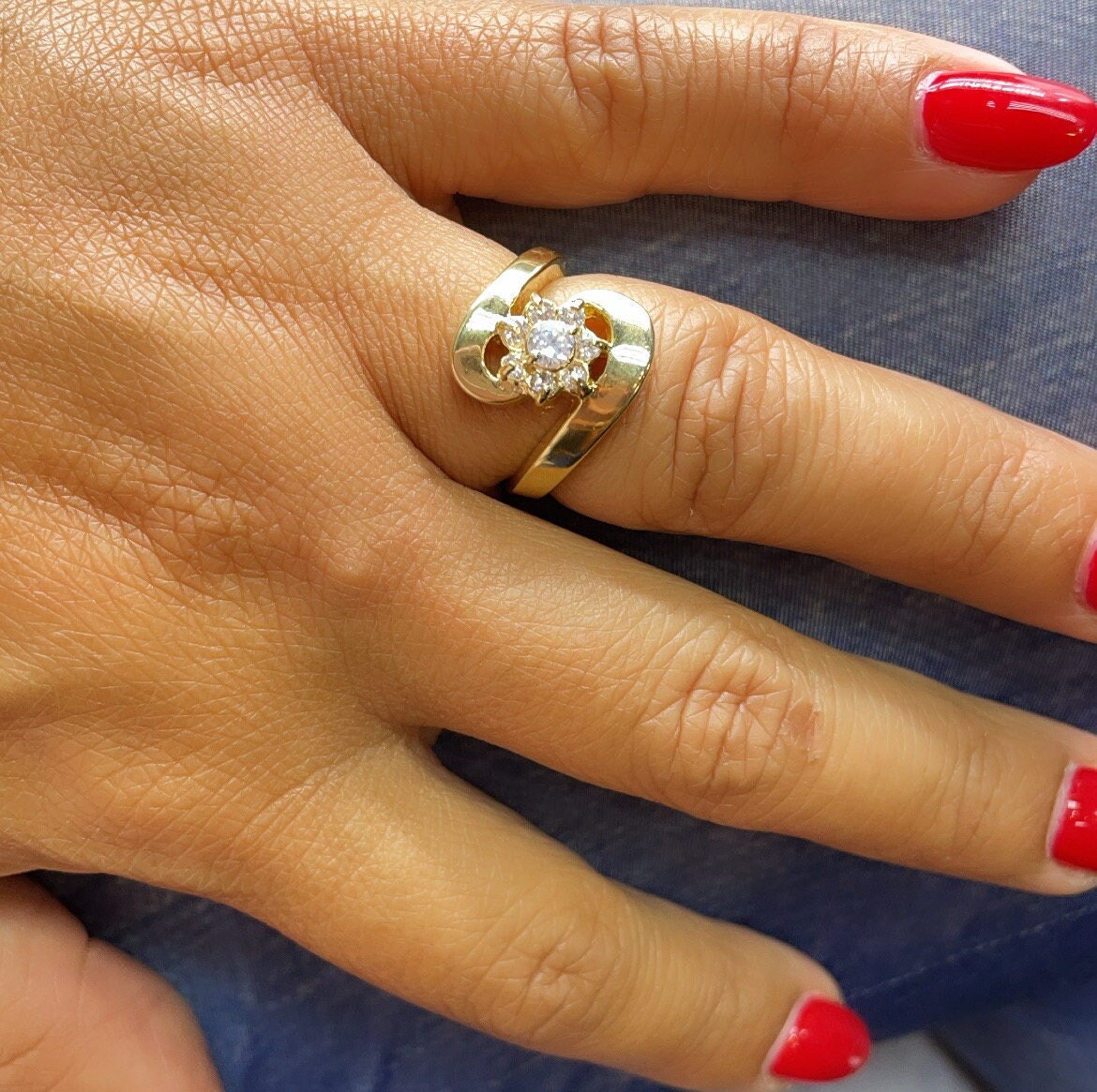 18k Gold Filled Flower Ring With Cubic Zirconia Stones Surrounded With Gold