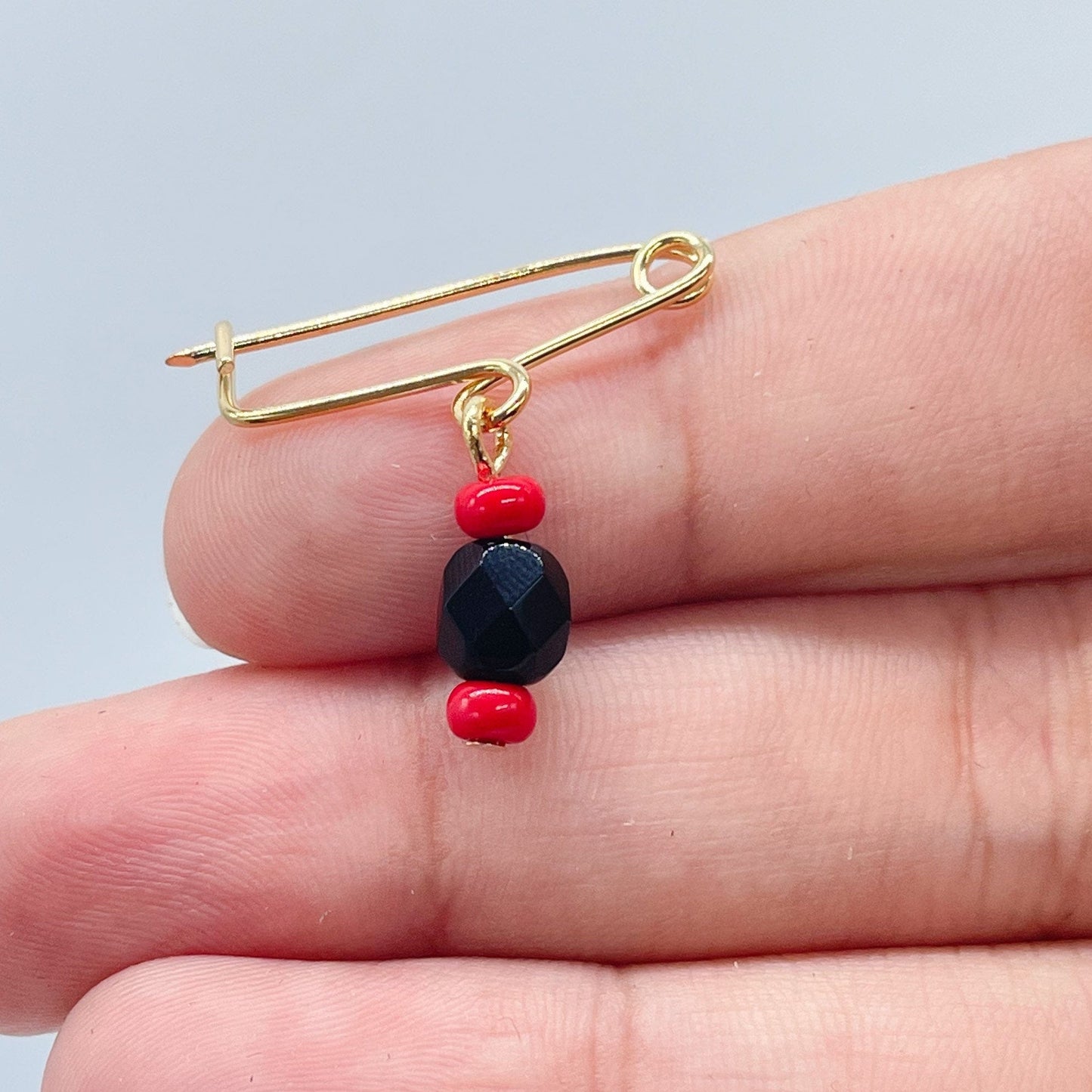 18k Gold Filled Simulated Azabache Stone Safety Pin Babe Protection Good Luck tune Supplies