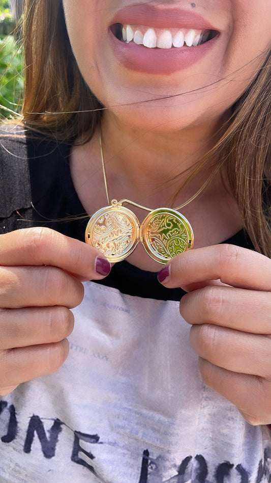 18k Gold Filled Engraved Circle Locket