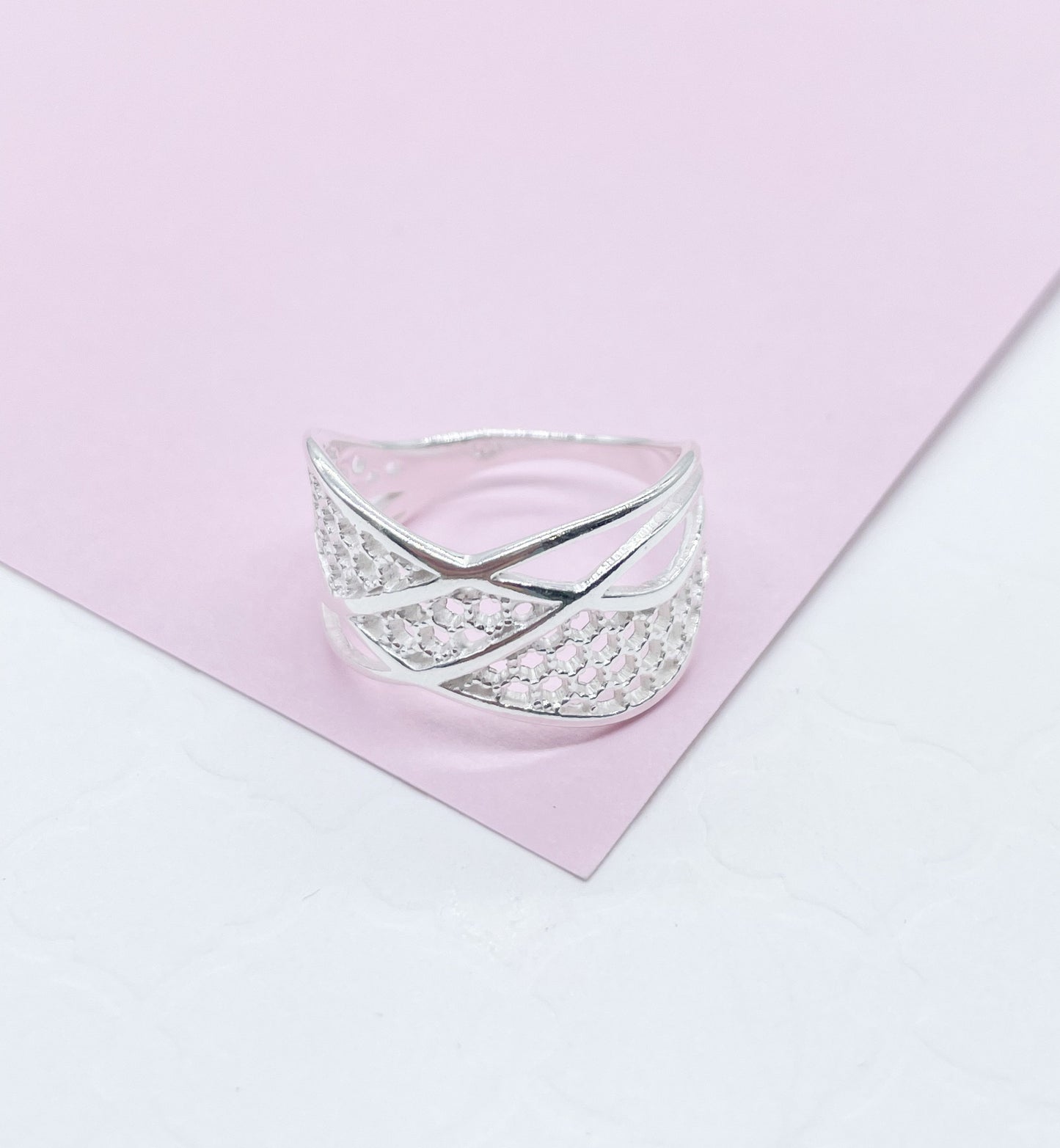 925 Sterling Silver Ring With Honey Comb Textures & Smooth Thin Rows