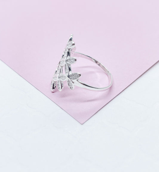 925 Sterling Silver Ring With Small Flowers Engraved With CZ Stone In Center