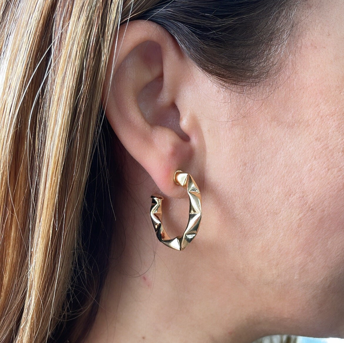 18k Gold Filled Smooth Puffy Open Hoop With Vertial & Horizontal Cut Patterns