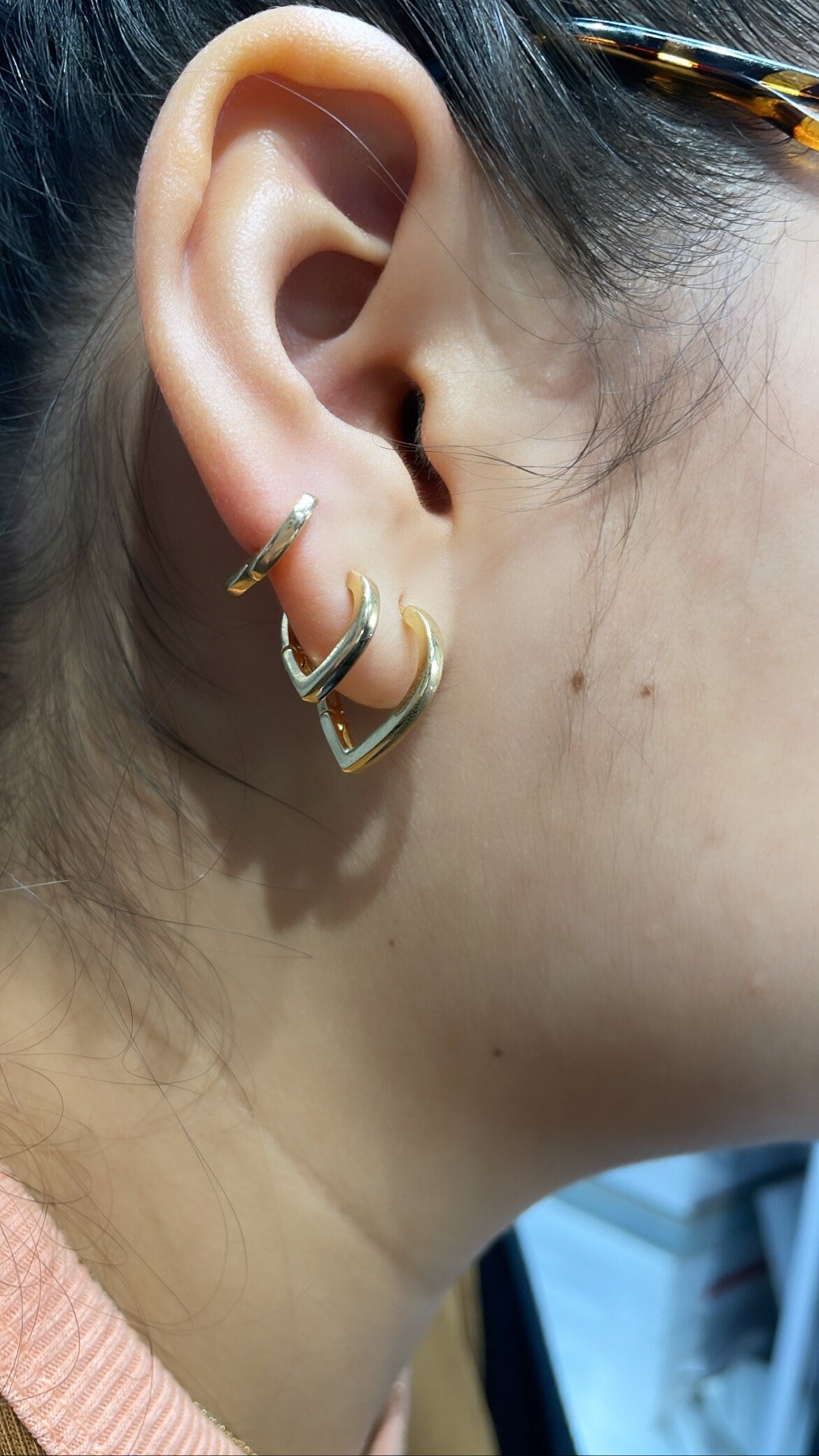 18k Gold Wide Plain Smooth Heart Hoop Earring