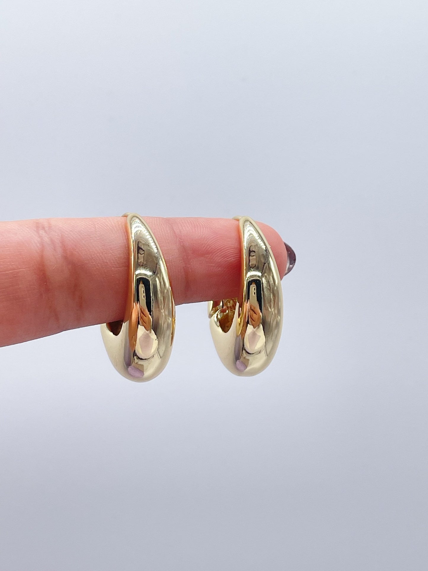 18k Gold Filled Chunky Long Smooth Tear Drop Huggie Earring