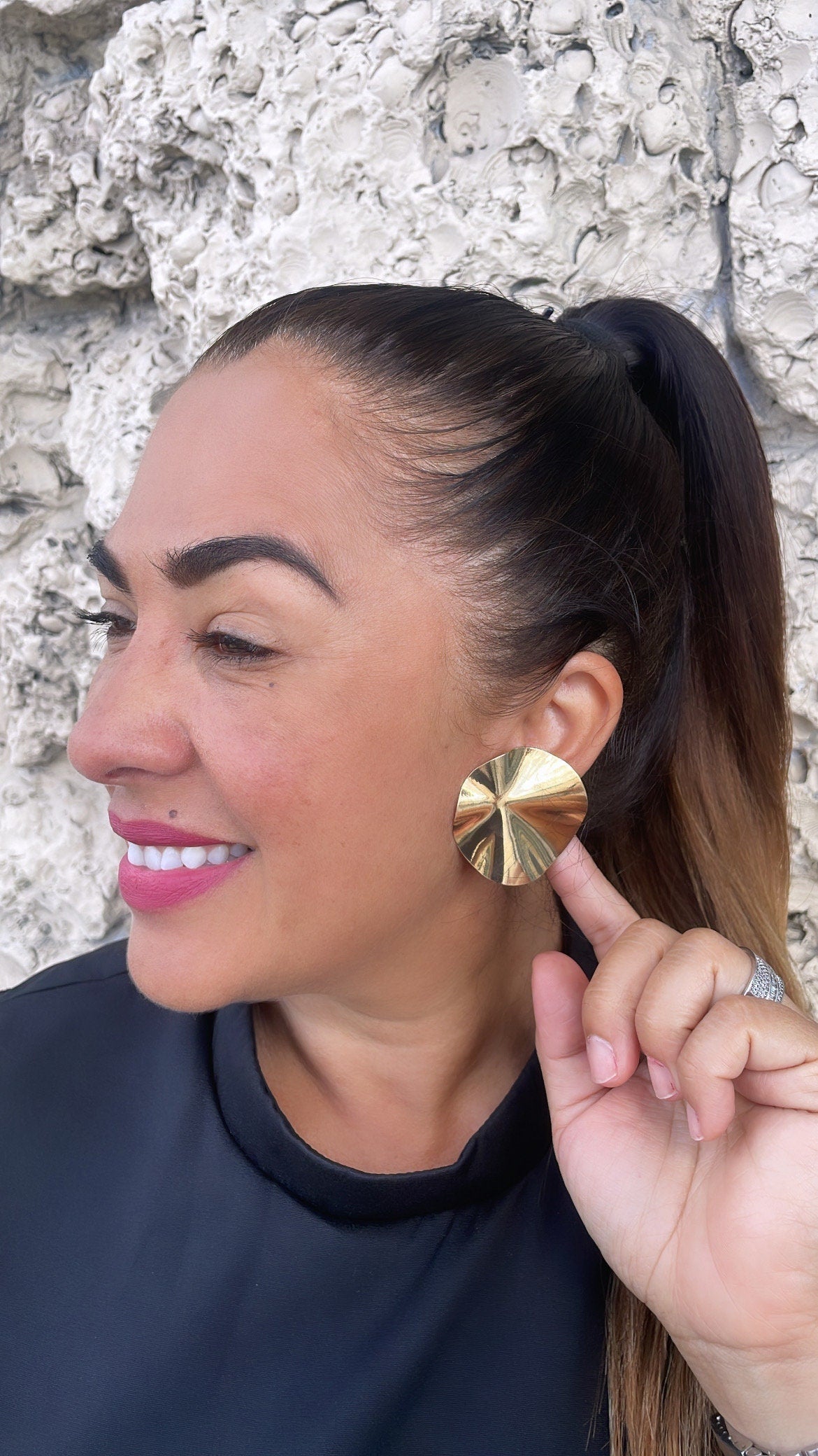 18k Gold Filled Large Hammered Circle Disk Stud Earring, Minimalist Earring, Simple Earring
