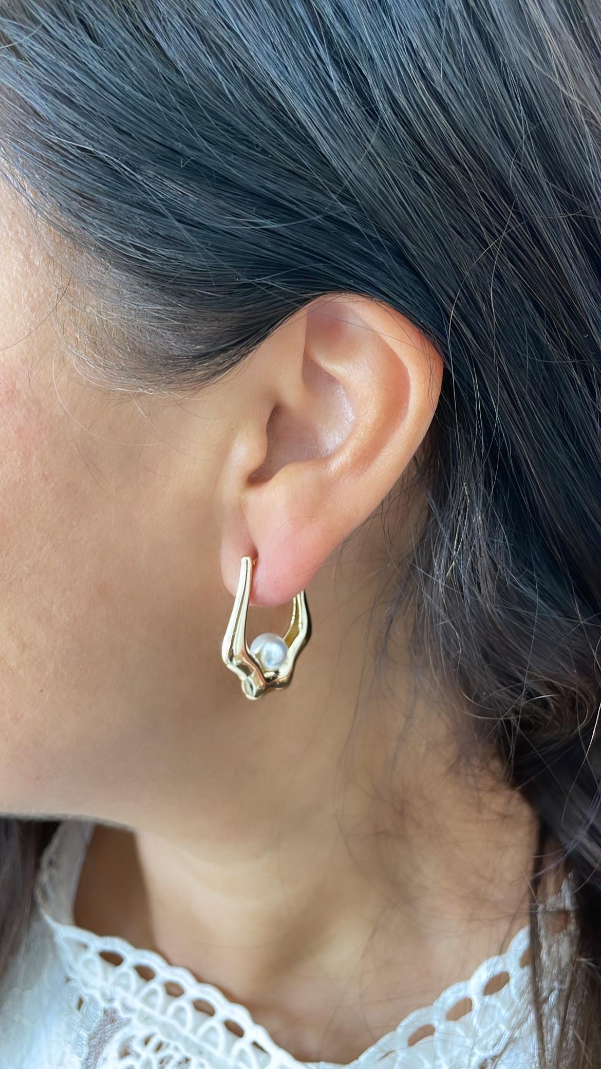 18k Gold filled Boho Style Wavy Hoop Earrings With Inner Pearl Attached