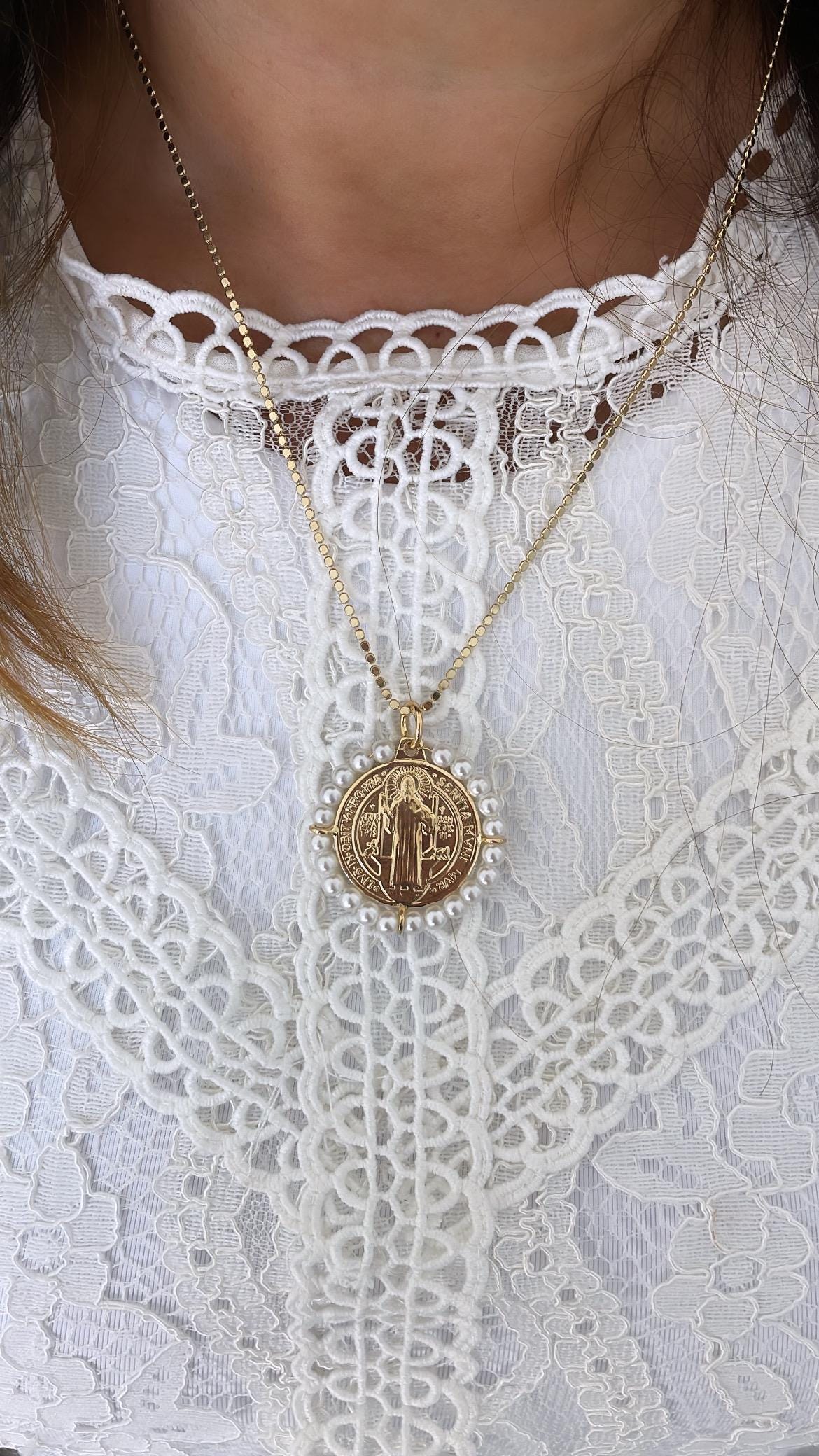 18k San Benito Charm Crowned with Pearl Beads