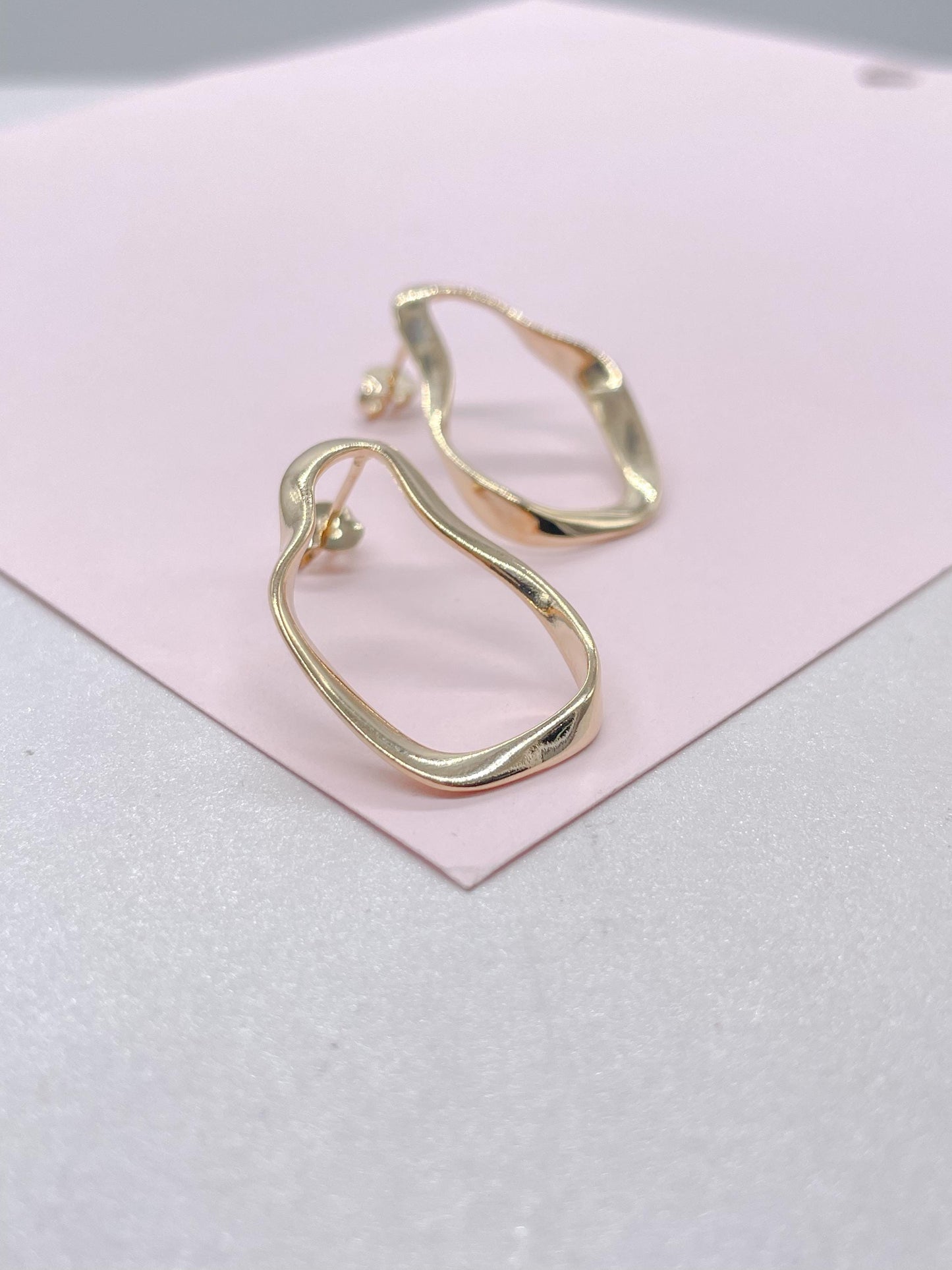 18k Gold Irregular Oval Necklace Pendant and Earrings