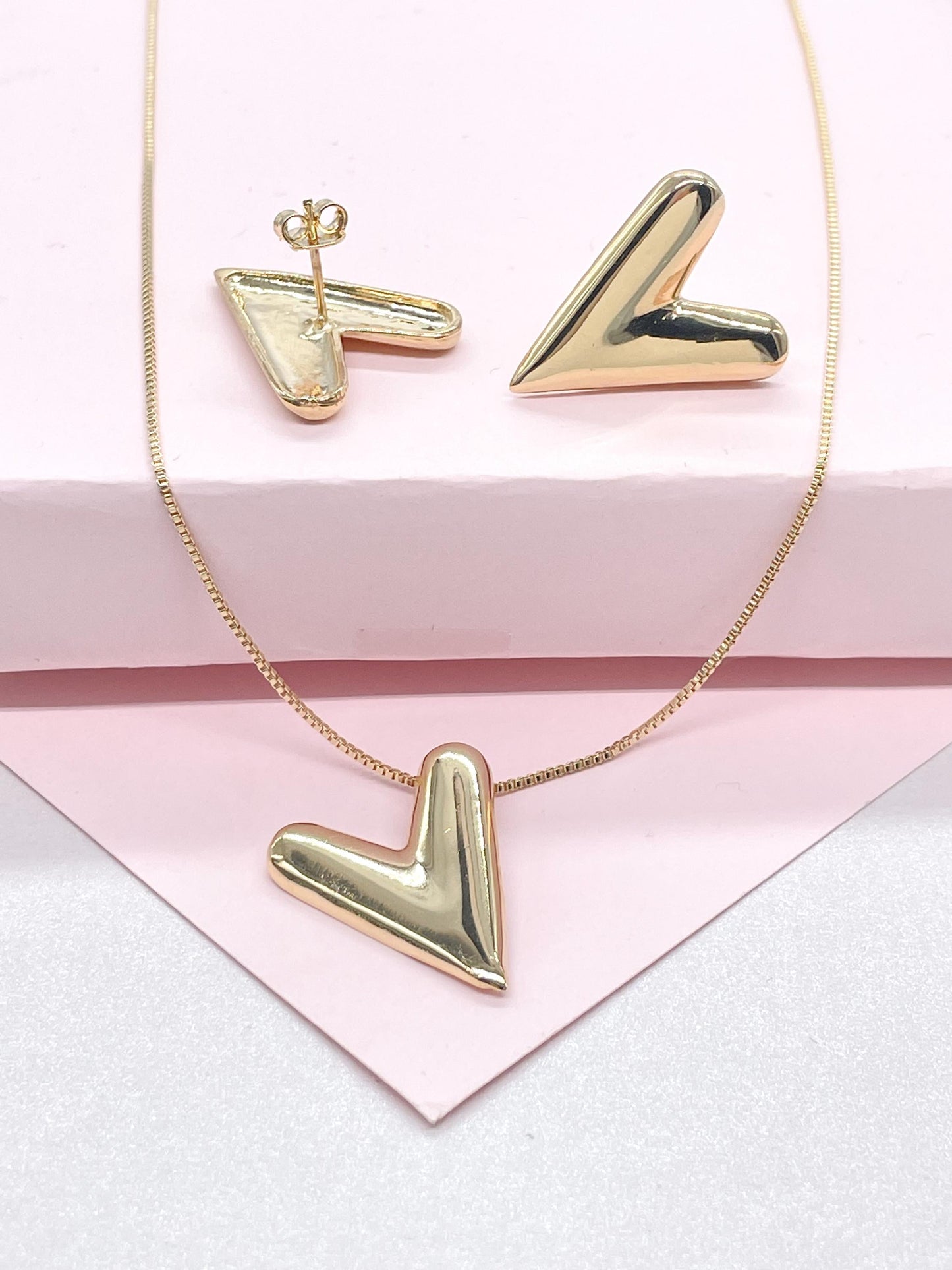 18k Gold Filled Box Chain Necklace with Smooth XL Heart Pendant, and Stud Earrings