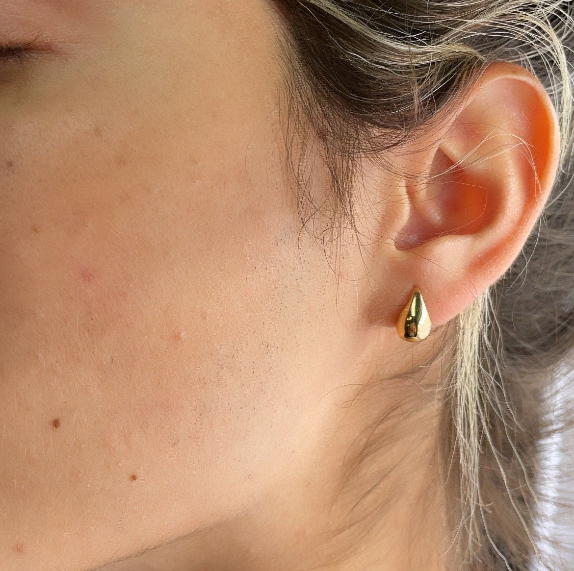 Gorgeous 18k Gold Layered Plain Casted Tear Drop Stud Earrings Dainty Wholesale