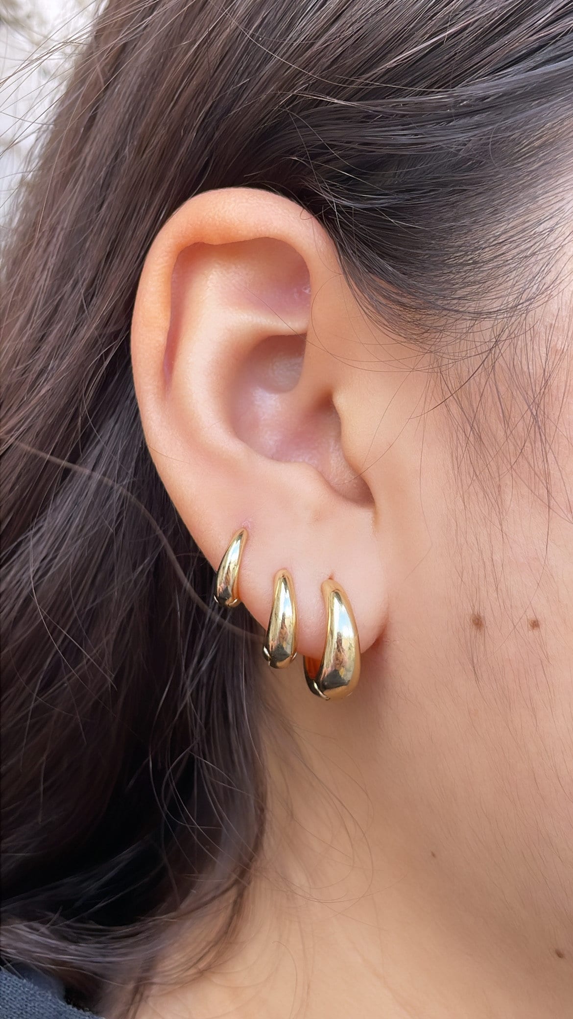 18k Gold Filled Plain Tear Drop Shaped Huggie Hoop Earrings In Three Sizes