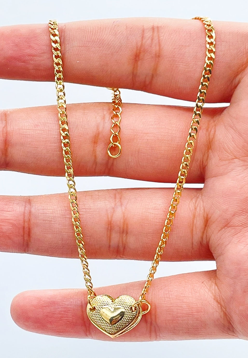 18k Gold Filled Solitaire Cute Puffy Heart Charm Anklet in Curb Chain Featuring Little Delicate Heart in The Middle