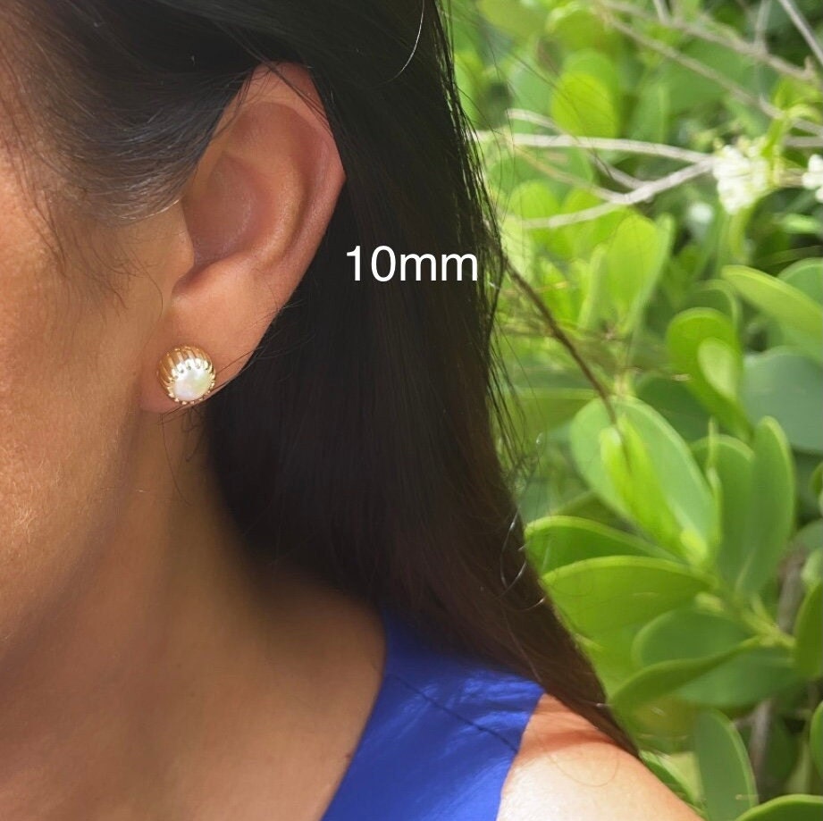 Gorgeous Delicate 18k Gold Filled Crowned Pearl Stud Earrings