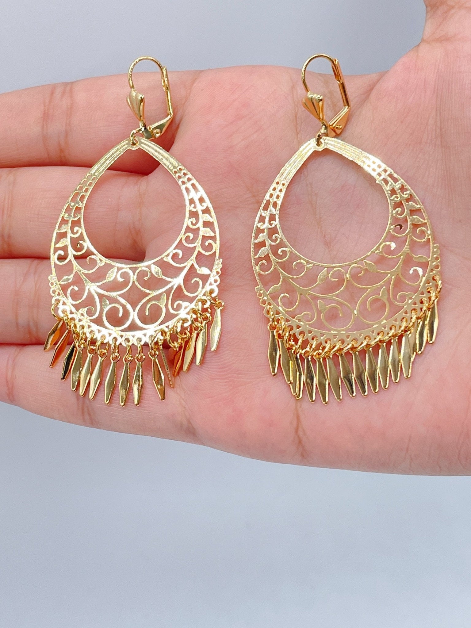 Very Light 18k Gold Filled Light Chandelier Dangling Earrings Featuring Lever Back Closure