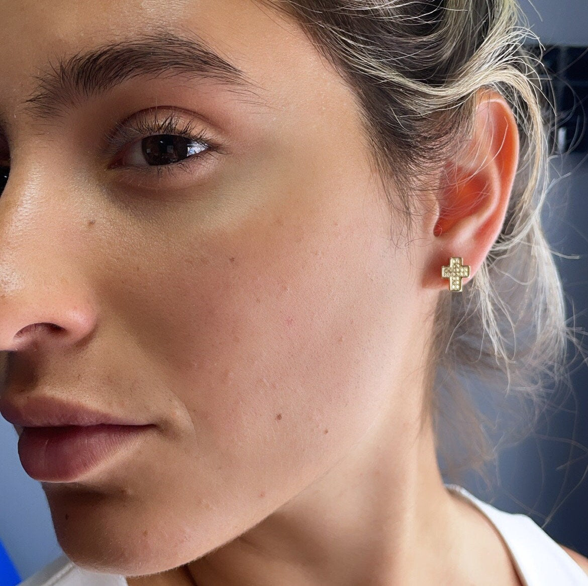 18k Gold Filled Design Pattern Casted Cross Stud Earrings