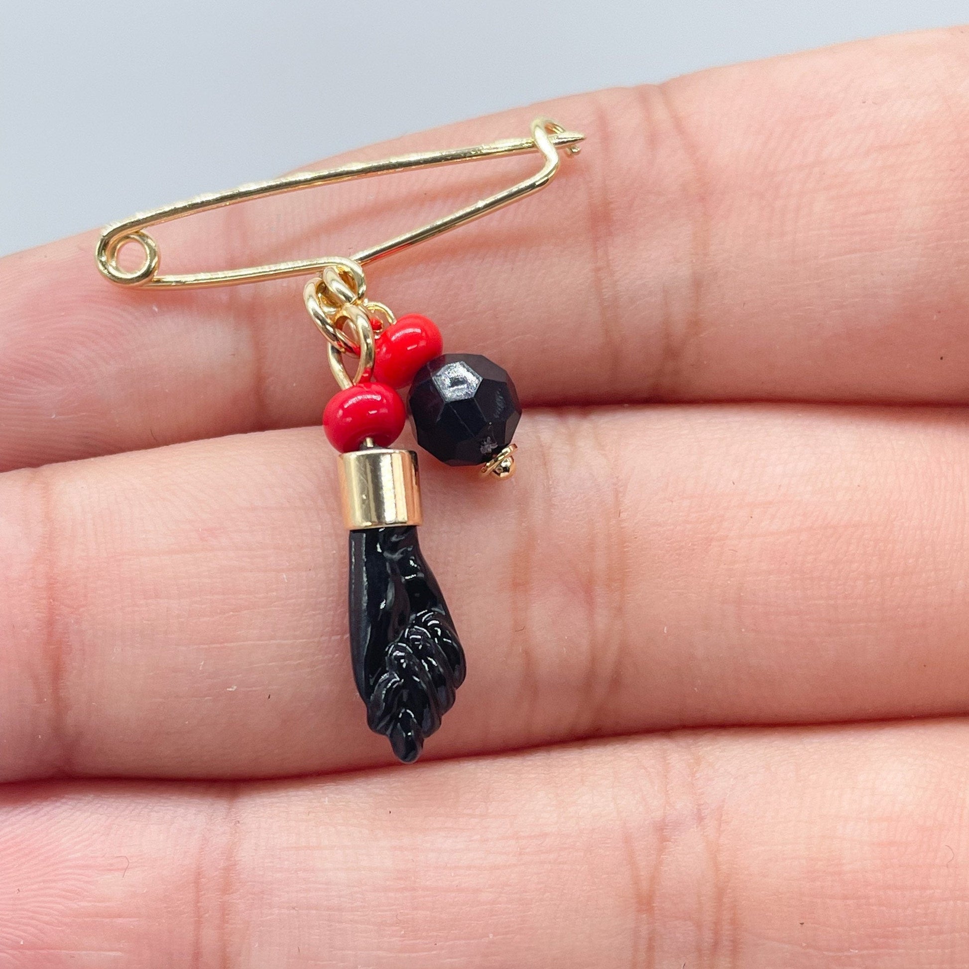 18k Gold Filled Simulated Azabache Stone Safety Pin Babe Protection Good Luck tune Supplies