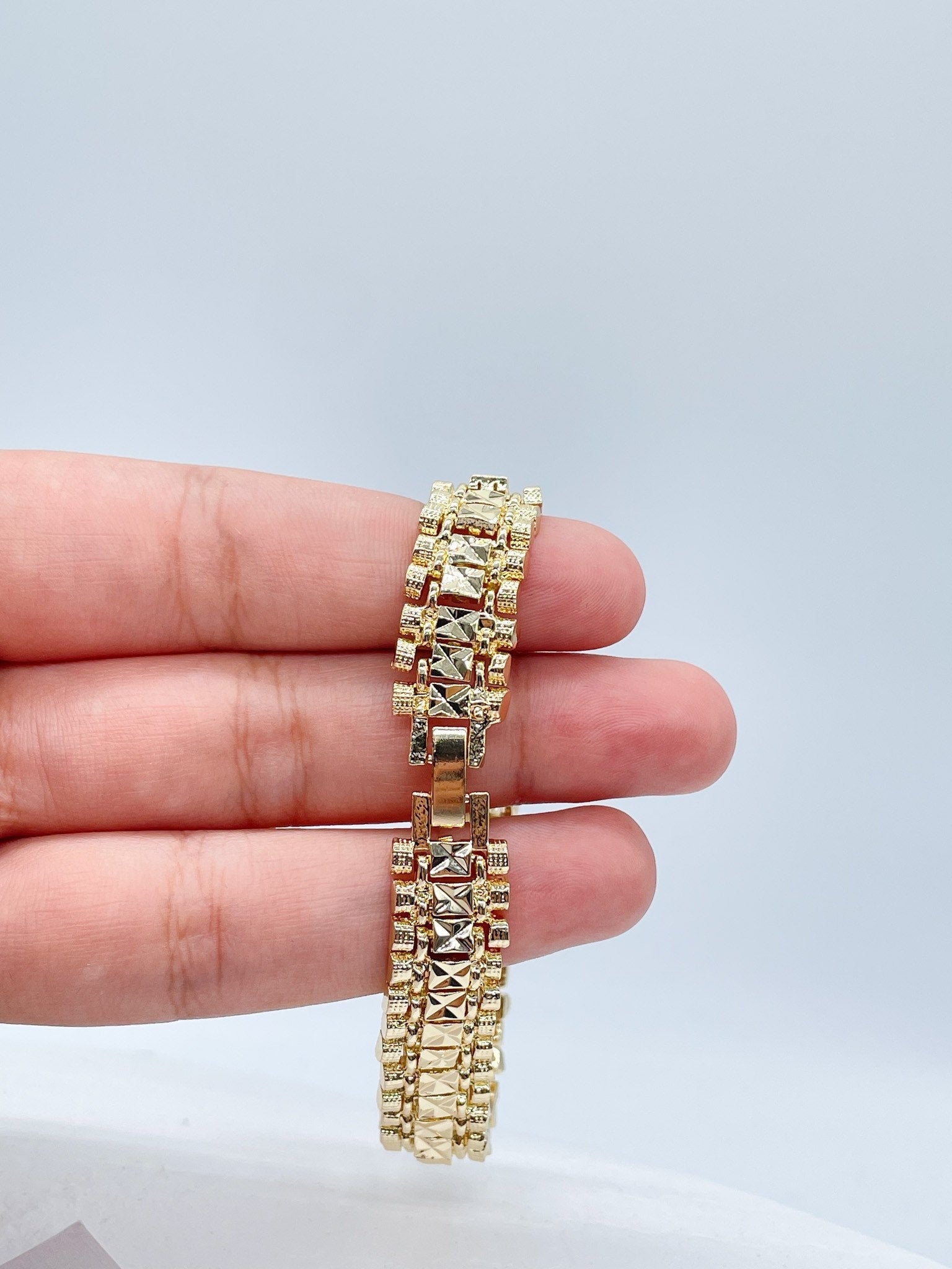 Vintage Diamond Cut Style 18k Gold Filled Thick X - Patterns Bracelet, Motion