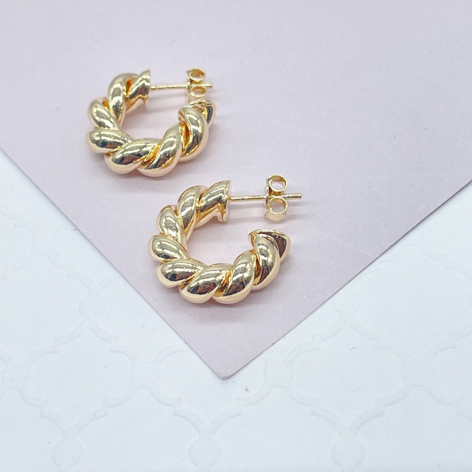 18k Gold Filled Croissant 20mm Twisted Pushback Open Hoop Earring C-Hoop