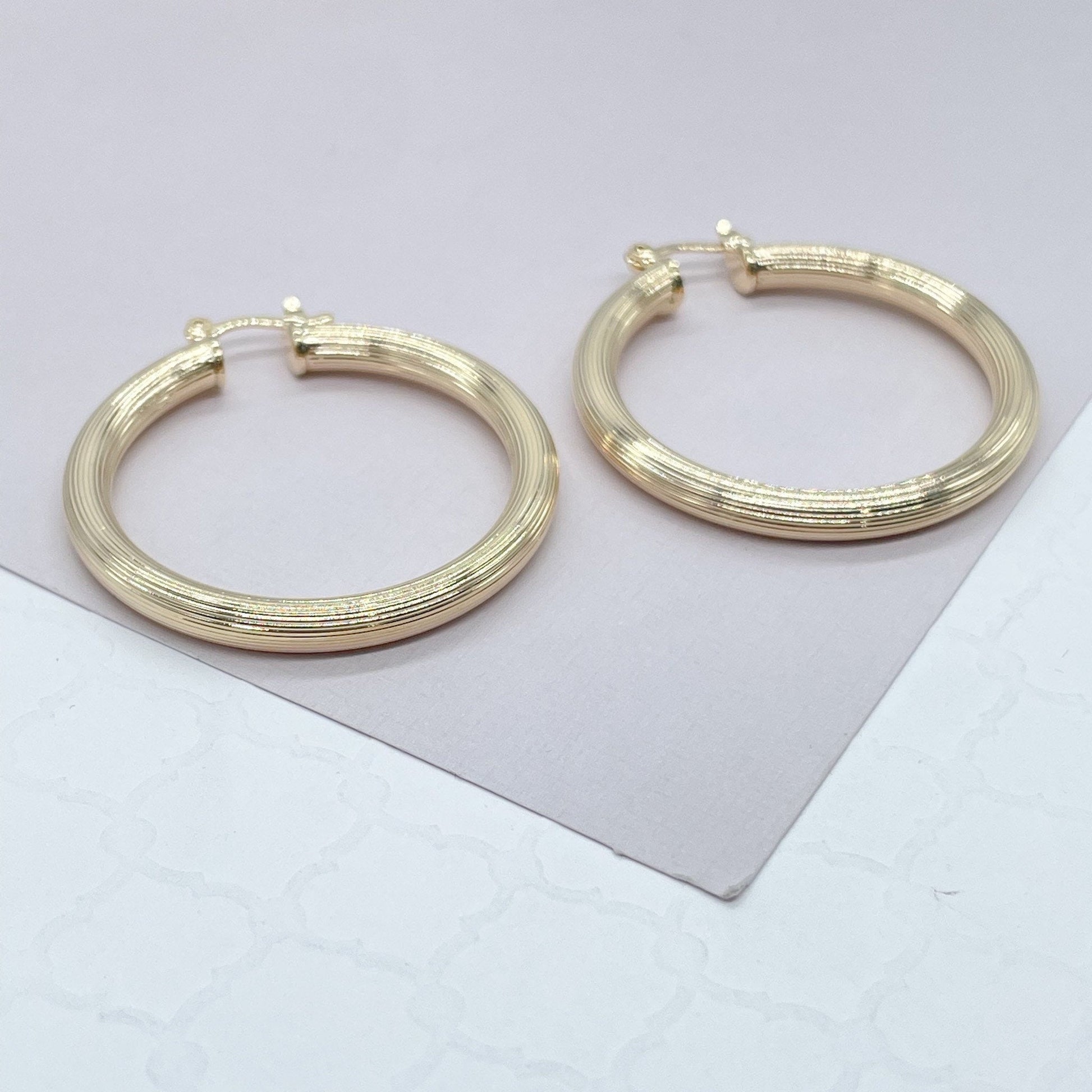 18k Gold Filled Plain Hoops in three sizes featuring a layered wire pattern