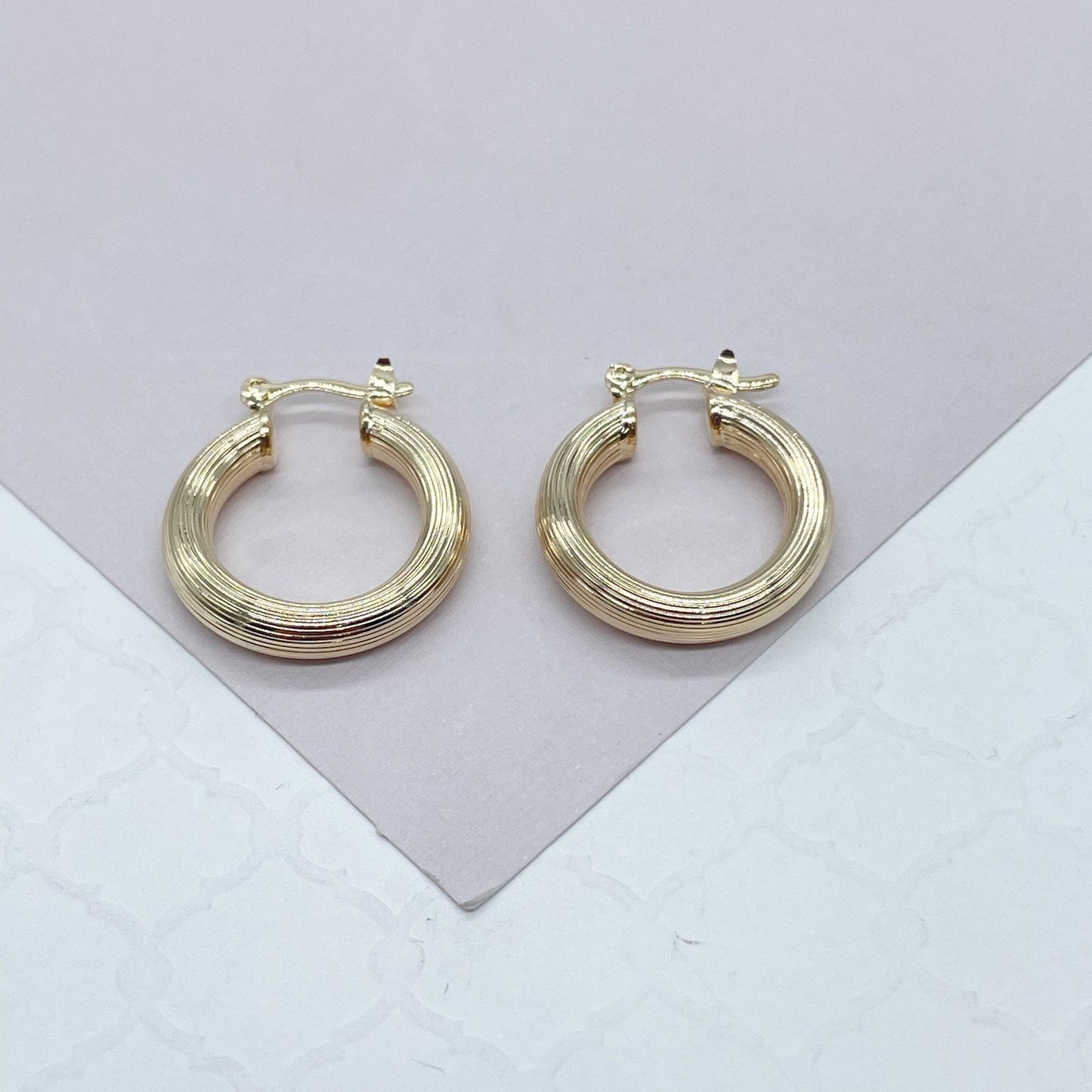 18k Gold Filled Plain Hoops in three sizes featuring a layered wire pattern