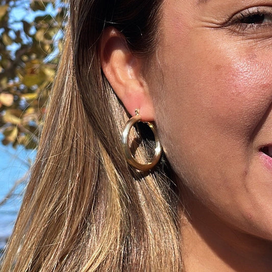 18k Gold Filled Plain Hoops in three sizes featuring a layered wire pattern