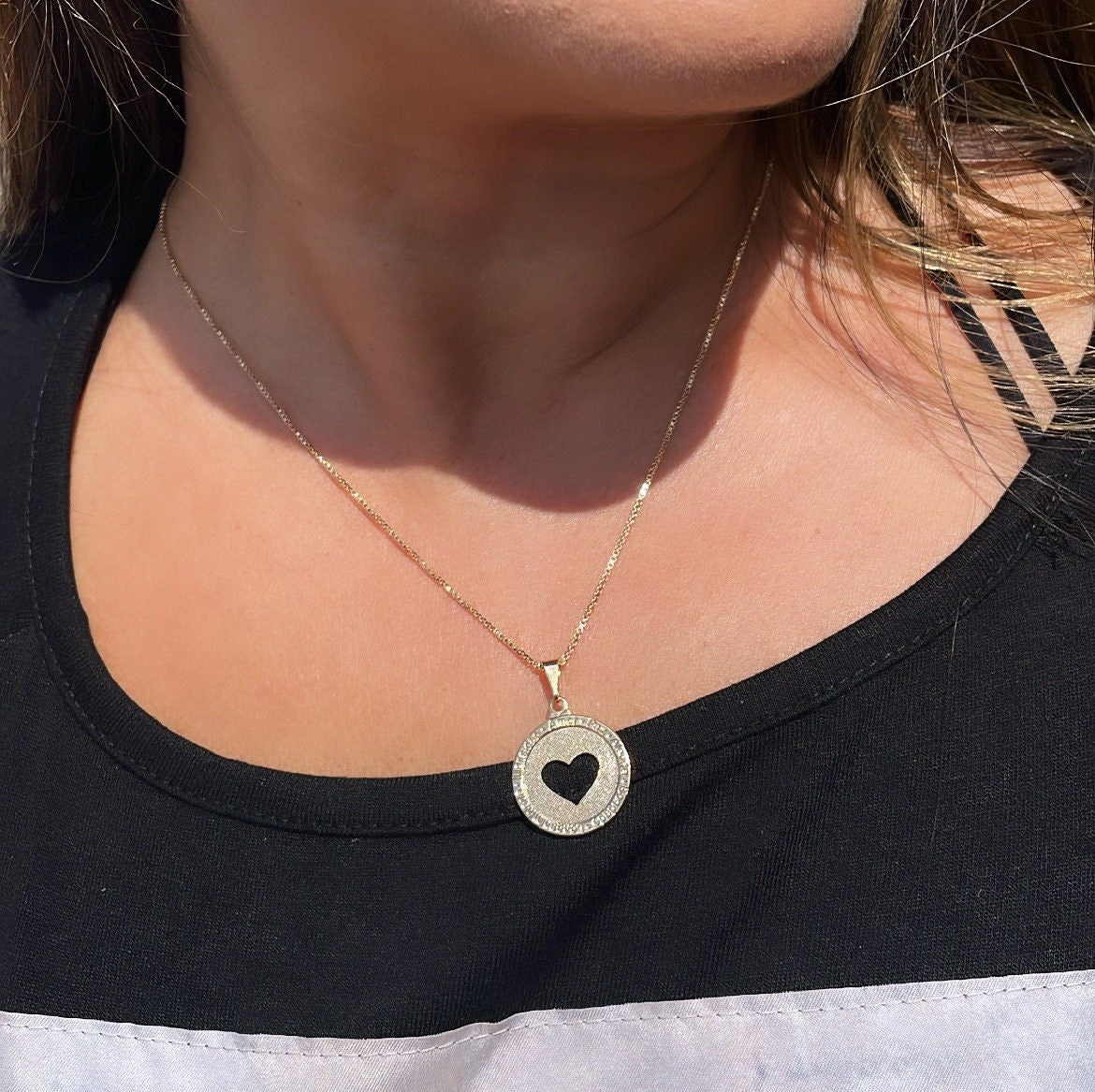 18k See Through Heart Pendant With Engraved Love Words