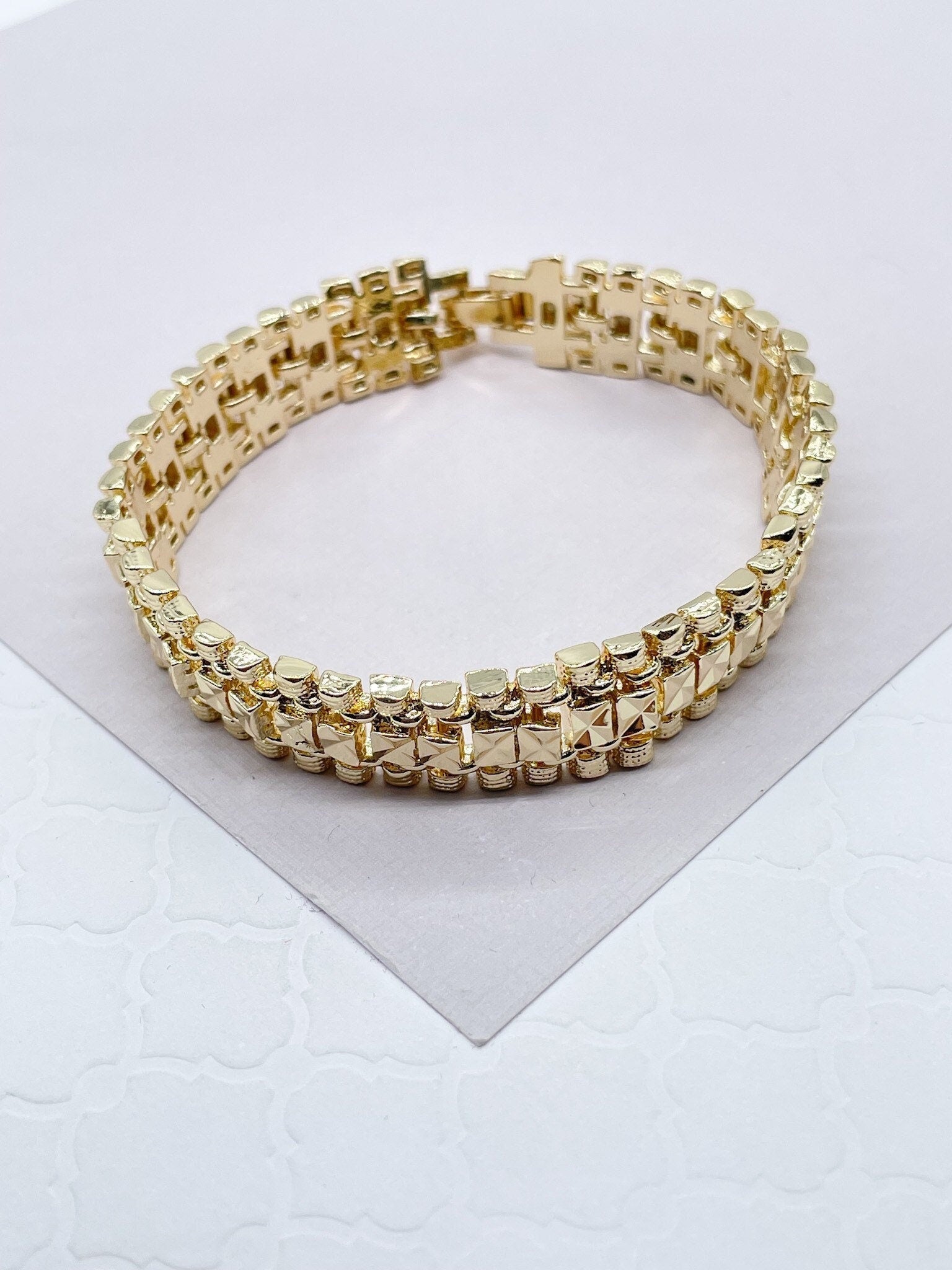 Vintage Diamond Cut Style 18k Gold Filled Thick X - Patterns Bracelet, Motion