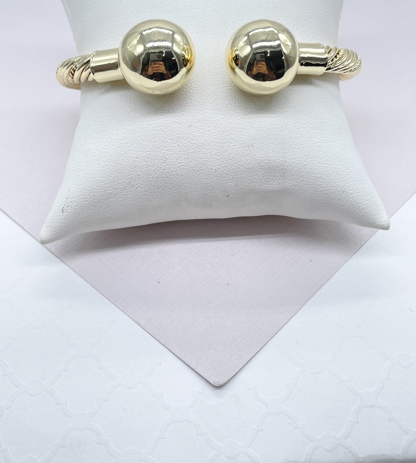 18k Gold Filled Twisted Bangle Featuring Two Solid Balls On Top Wholesale