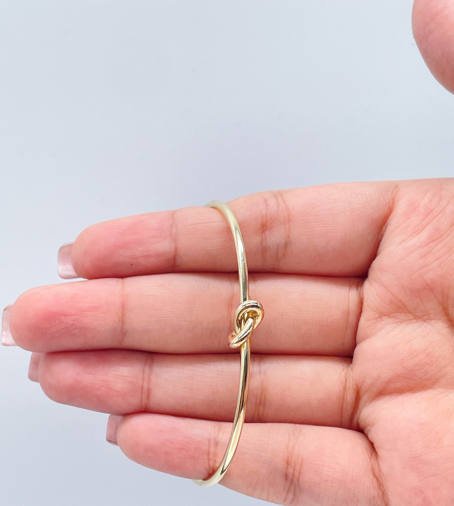 18k Minimalist Single Knot Bangle