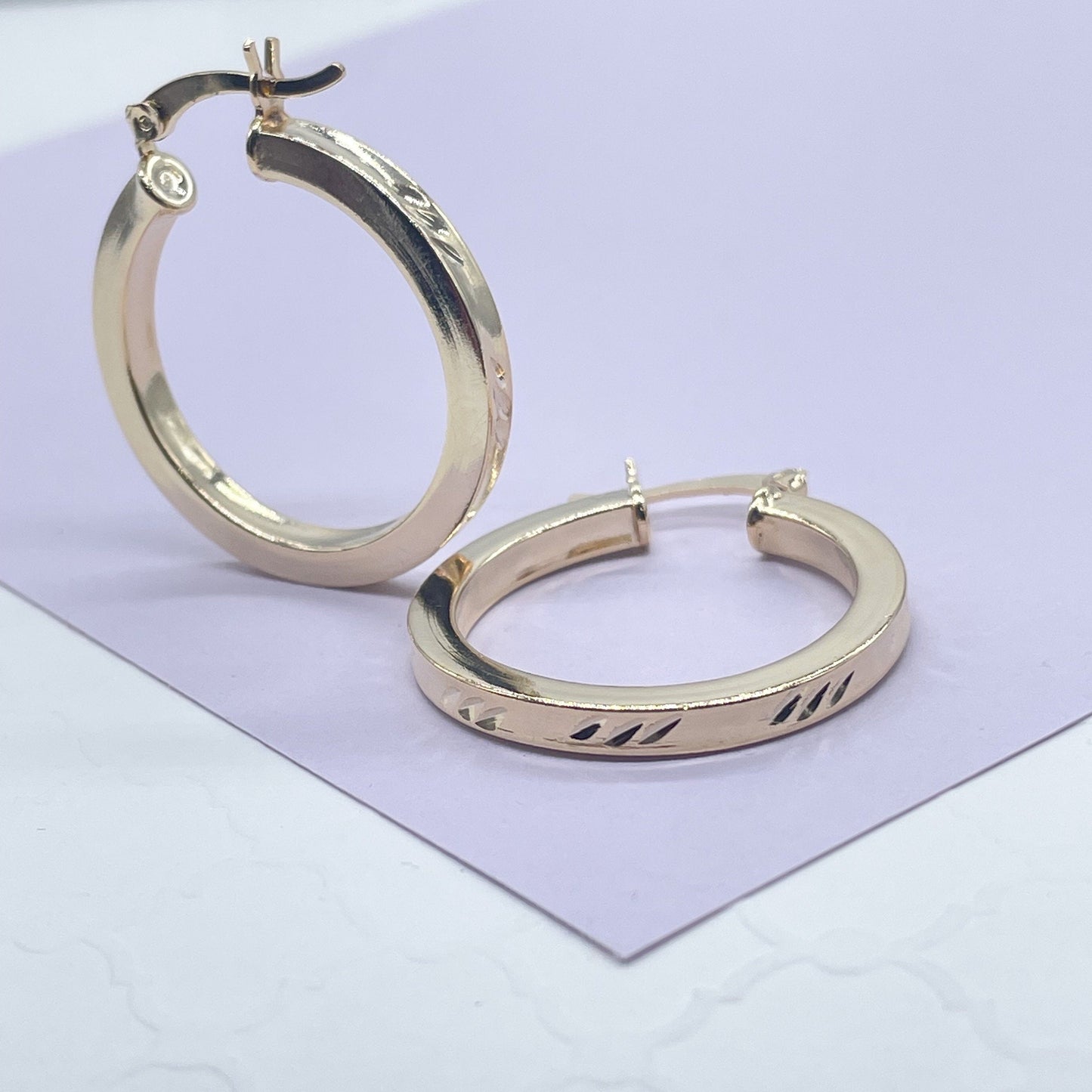 18k Gold Filled Sharp Edges Hoop Earrings with Smooth Finish and 3 Score Pattern