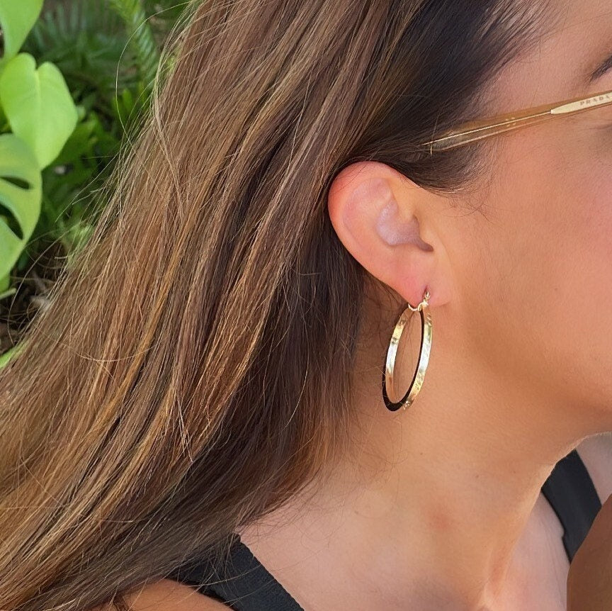 18k Gold Filled Sharp Edges Hoop Earrings with Smooth Finish and 3 Score Pattern