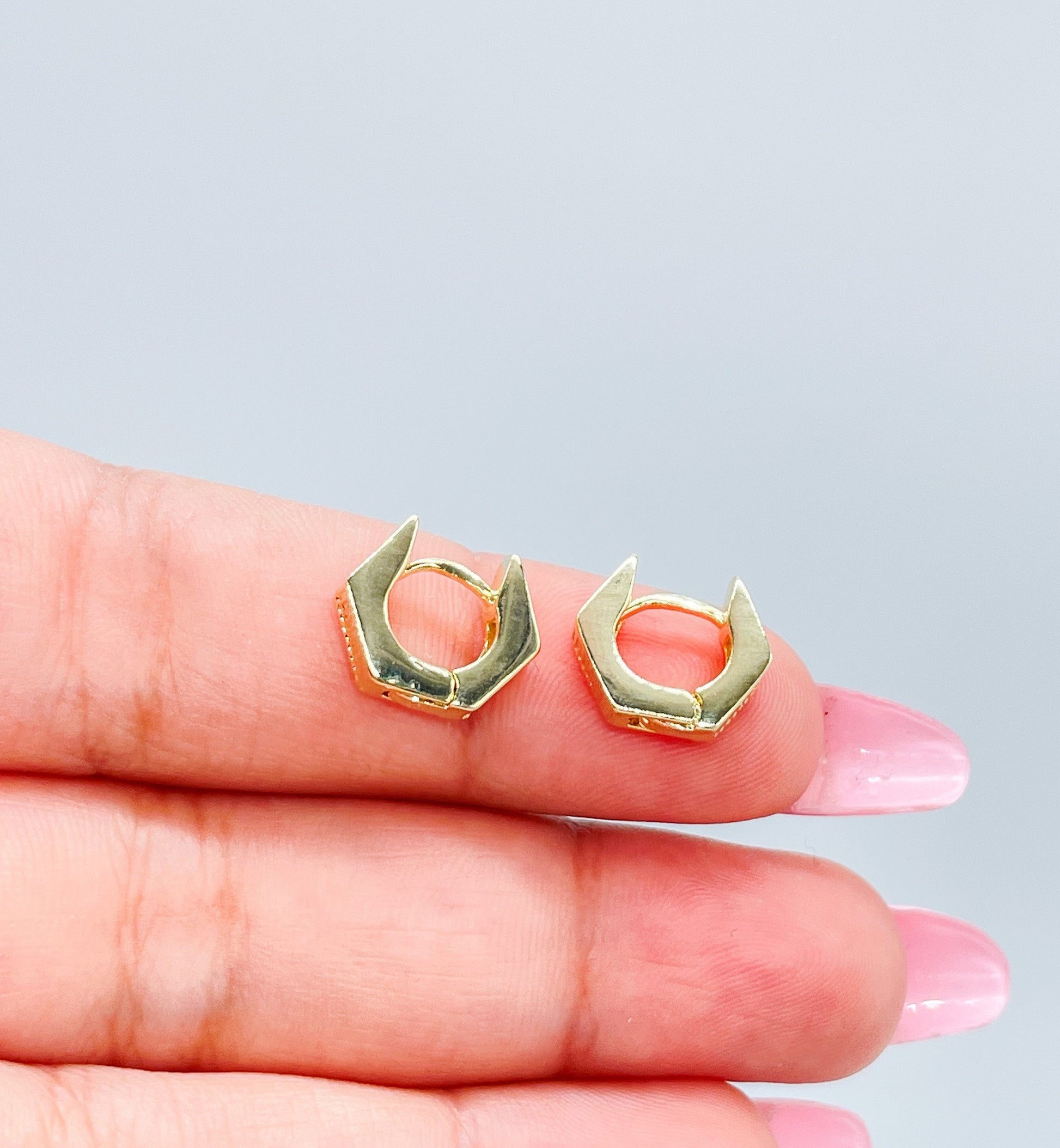 18k Gold Filled Smooth Hexagon Huggie Earring With Scored Lines
