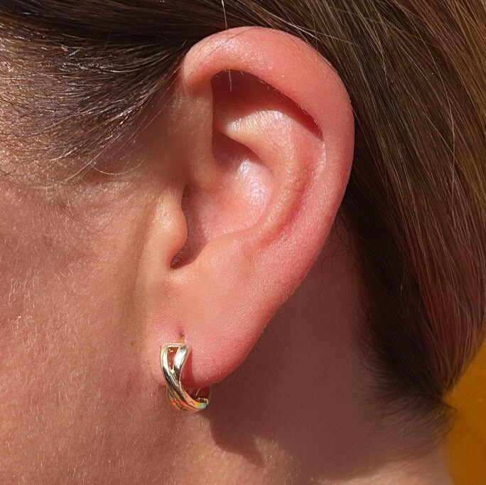 18k Gold Filled Smooth Infinity Shaped Huggies