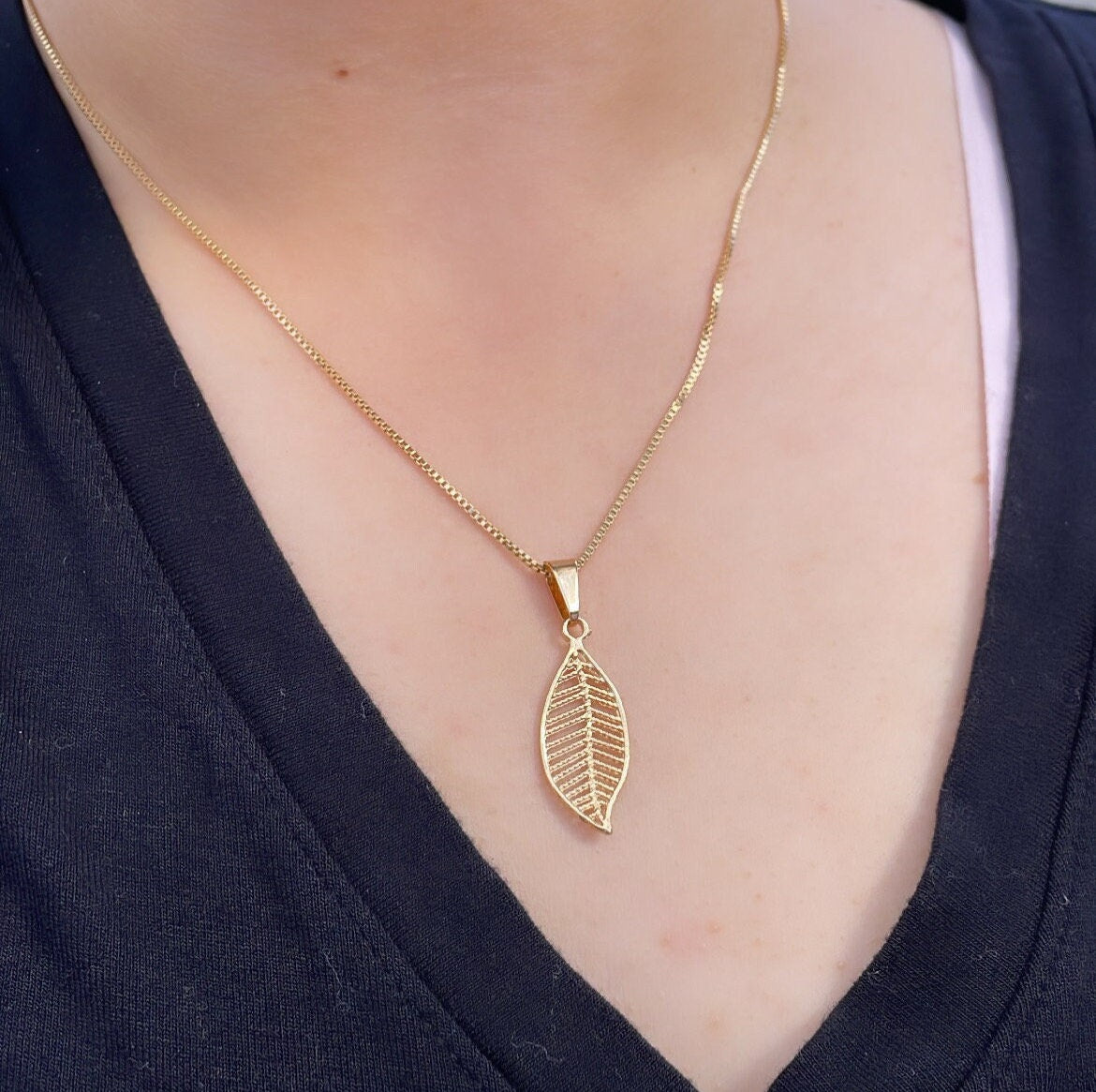 18k Gold Filled Simple Dainty Leaf Pendant