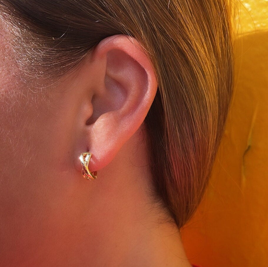 18k Gold Filled Smooth Infinity Shaped Huggies