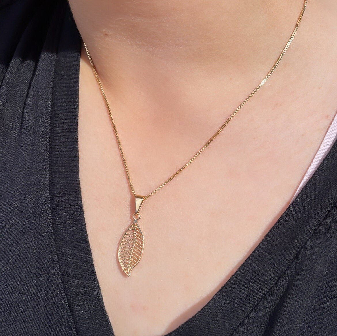 18k Gold Filled Simple Dainty Leaf Pendant
