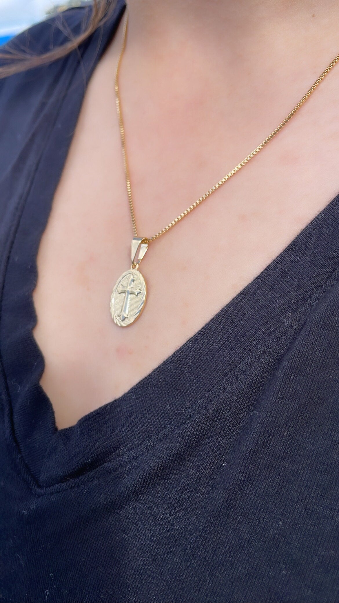 18k Gold Filled Oval Shaped Medallion Pendant With Engraved Cross In Center