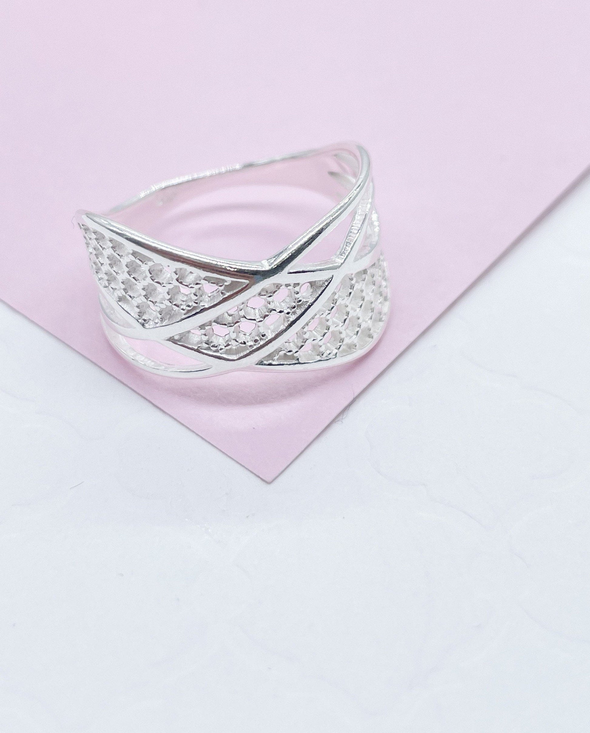 925 Sterling Silver Ring With Honey Comb Textures & Smooth Thin Rows