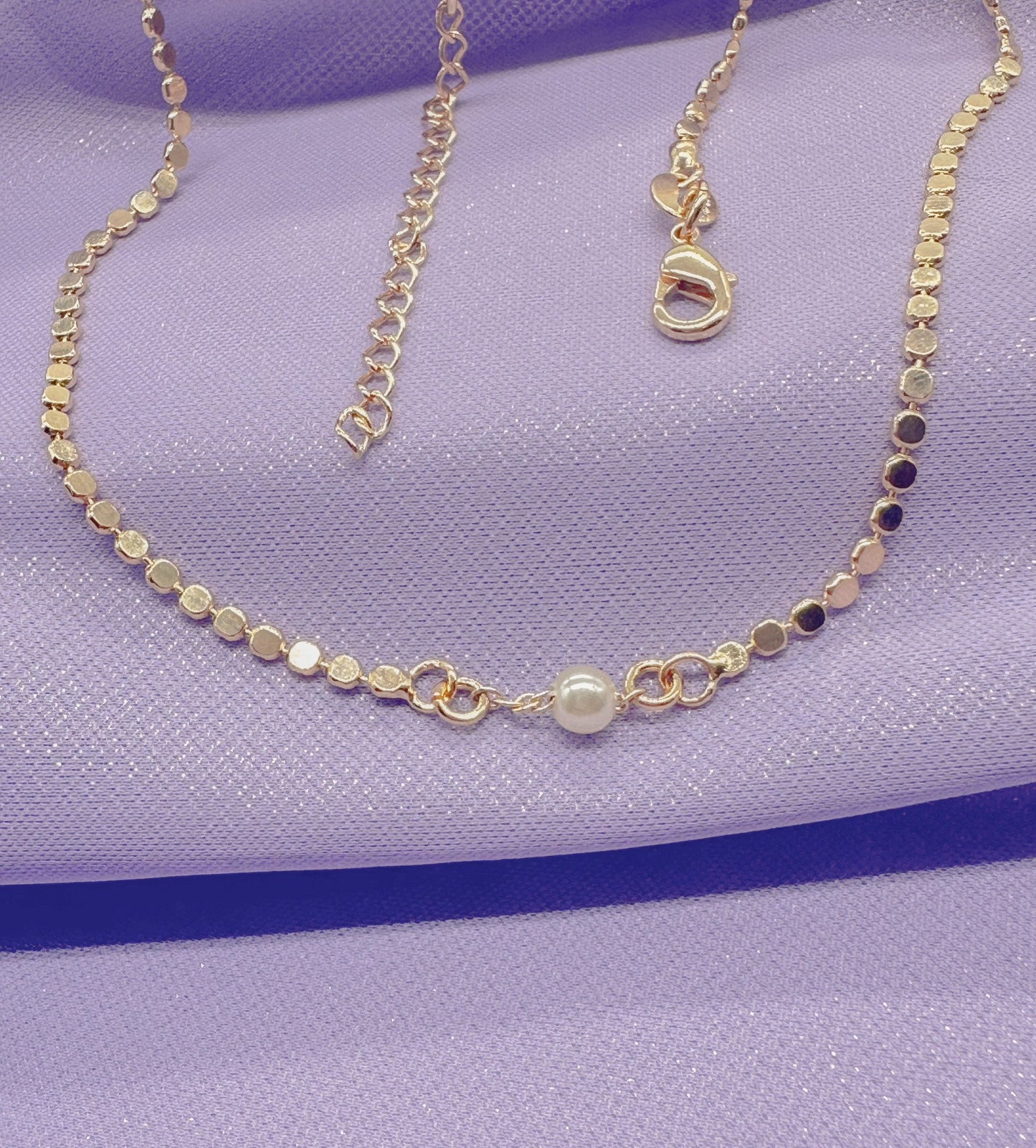 18k Gold Filled Flat Beaded Necklace With Pearl Ball In Center