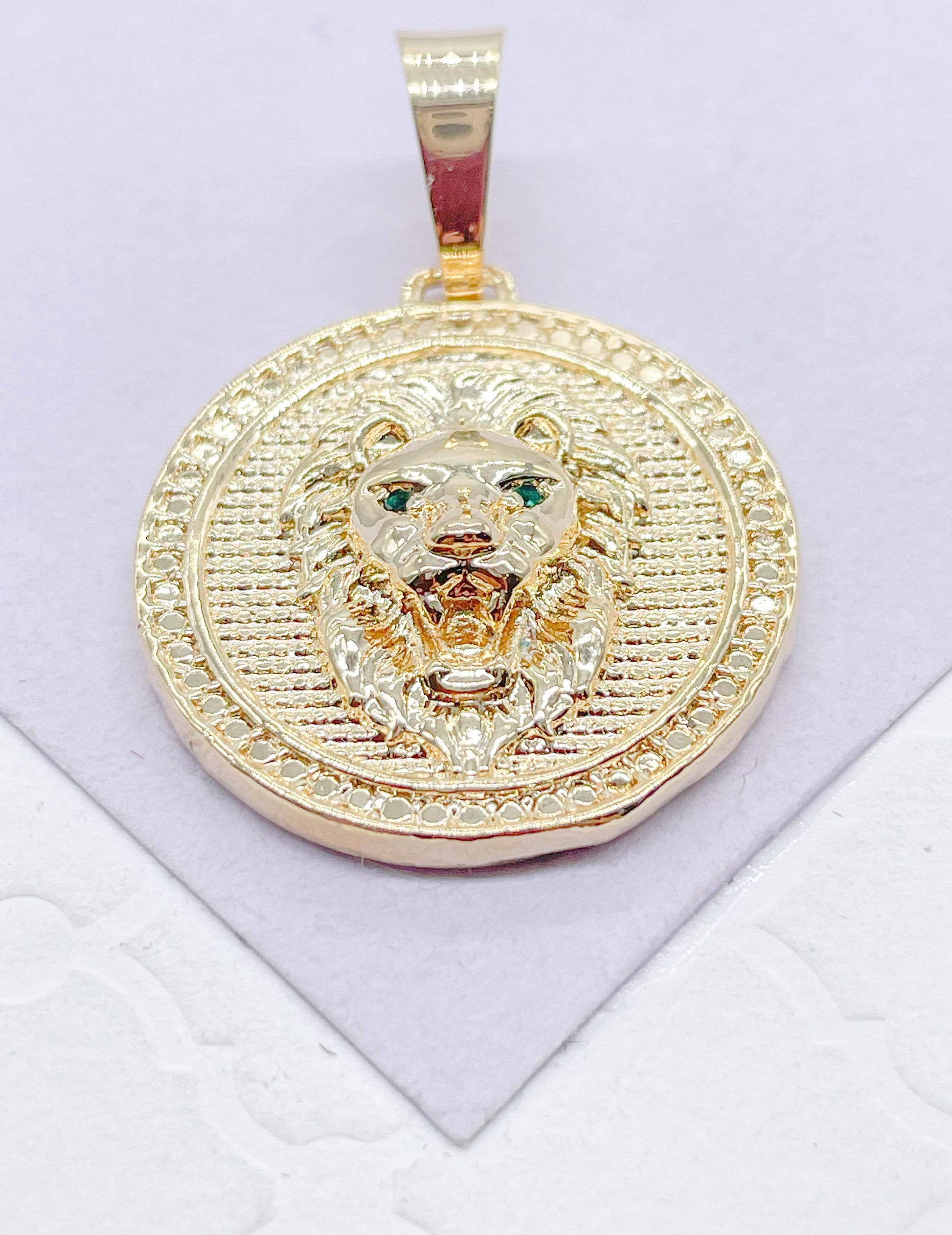 18k Gold Filled Lion Head Medallion Pendant With With Engraved Patters And Emerald Green Eye Stones