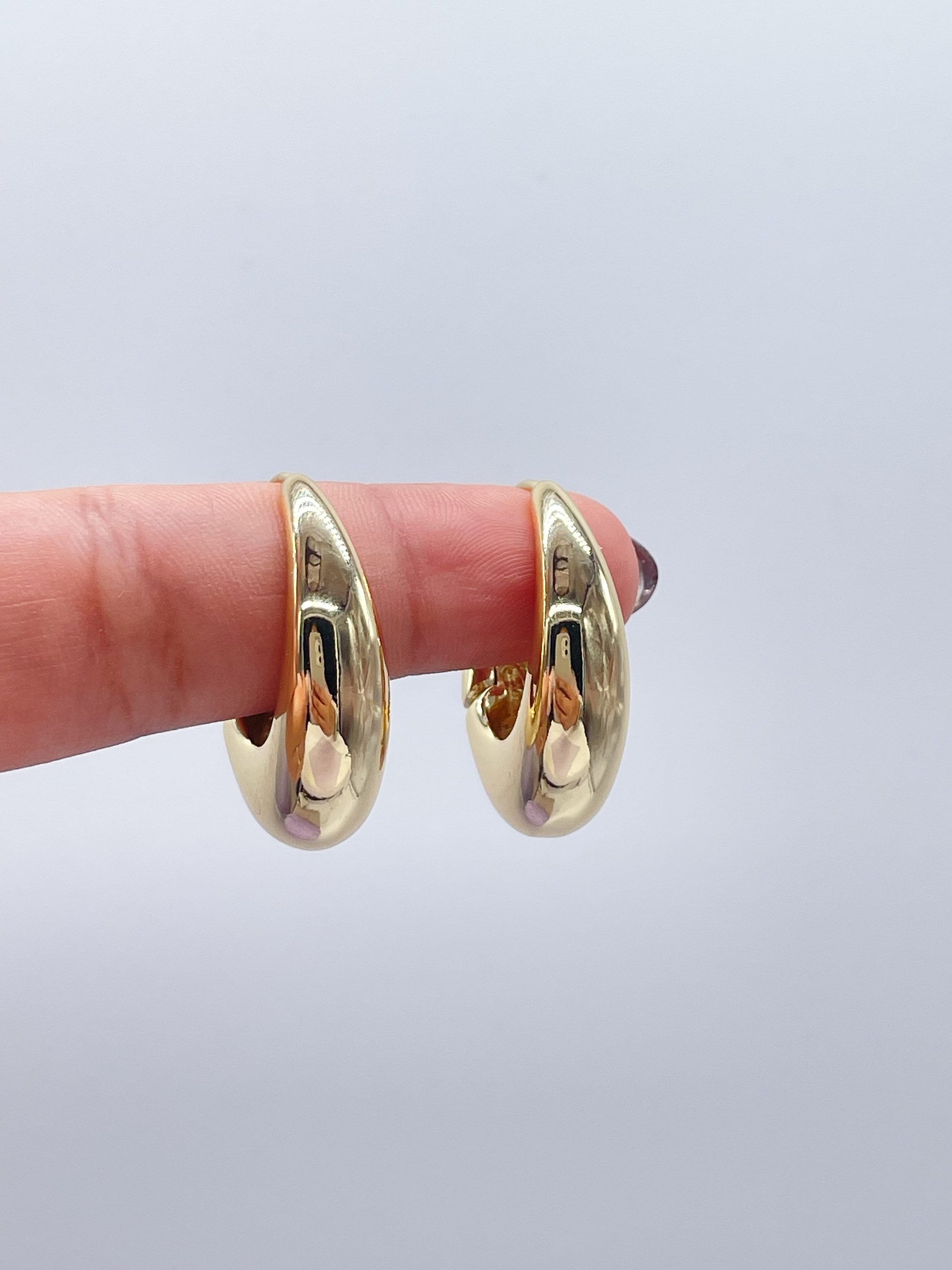 18k Gold Filled Chunky Long Smooth Tear Drop Huggie Earring