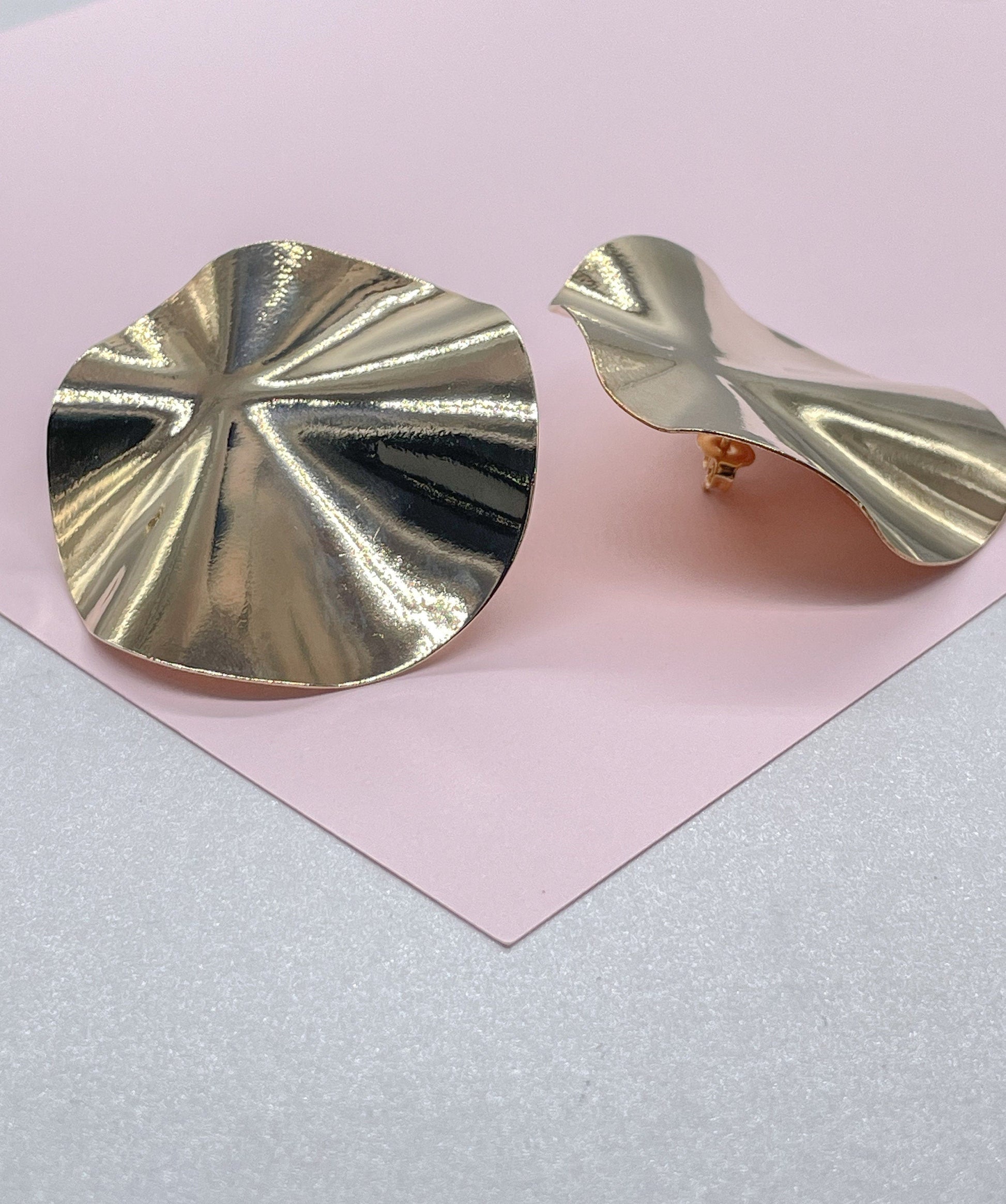 18k Gold Filled Large Hammered Circle Disk Stud Earring, Minimalist Earring, Simple Earring
