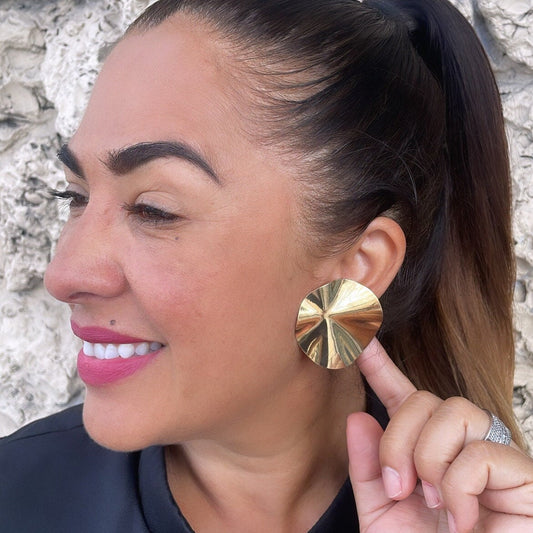 18k Gold Filled Large Hammered Circle Disk Stud Earring, Minimalist Earring, Simple Earring