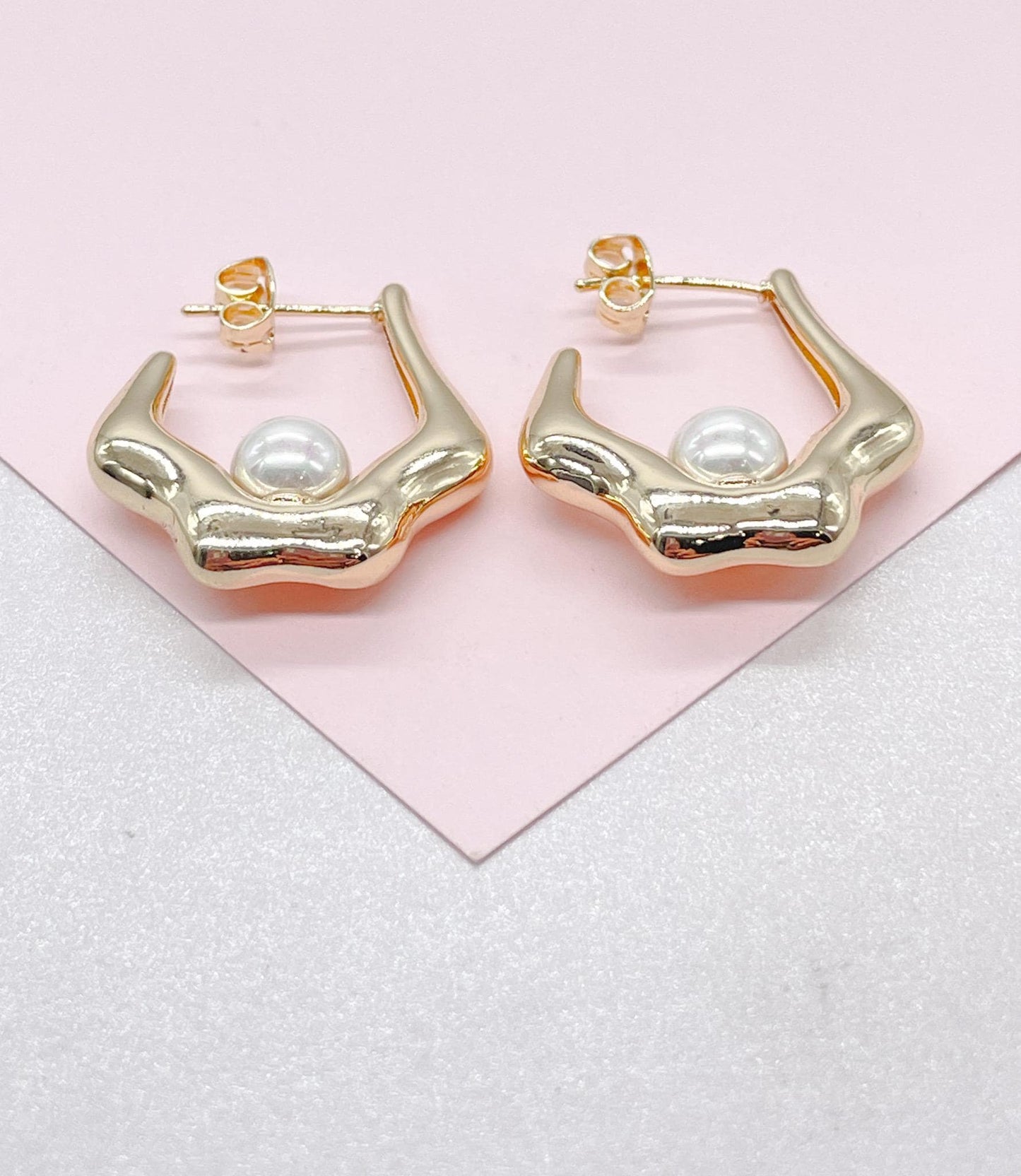18k Gold filled Boho Style Wavy Hoop Earrings With Inner Pearl Attached