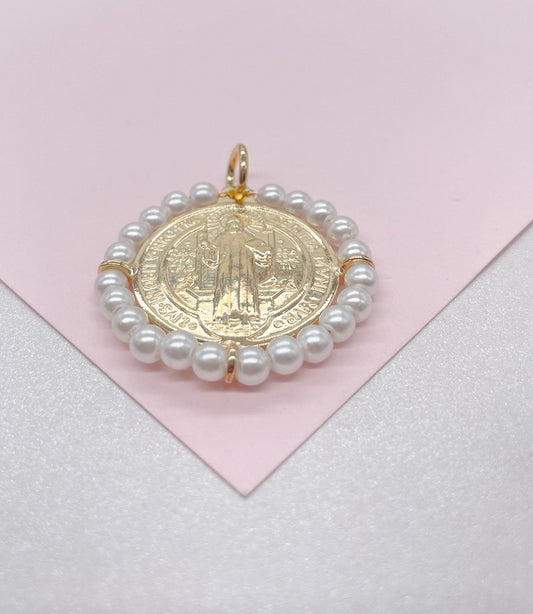 18k San Benito Charm Crowned with Pearl Beads