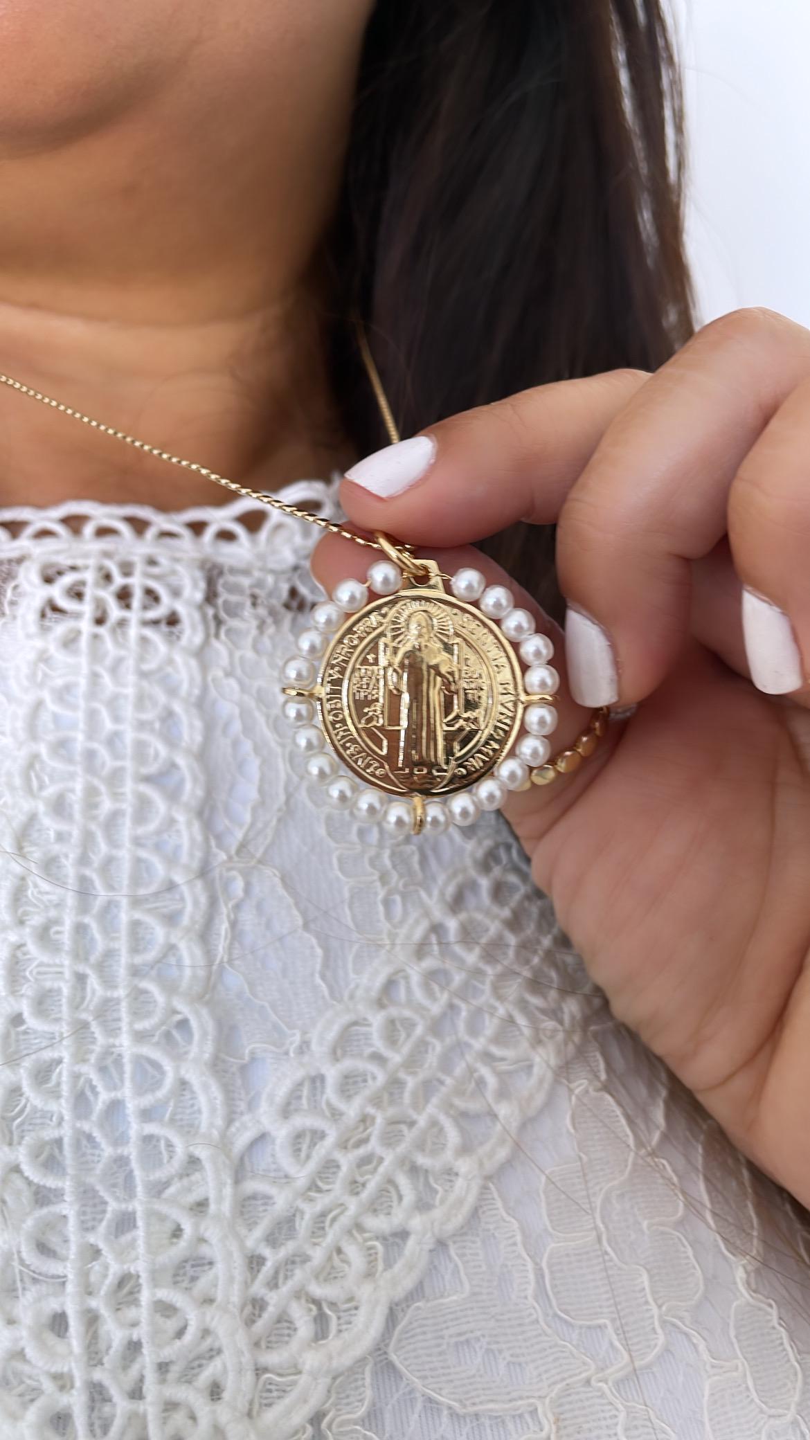 18k San Benito Charm Crowned with Pearl Beads