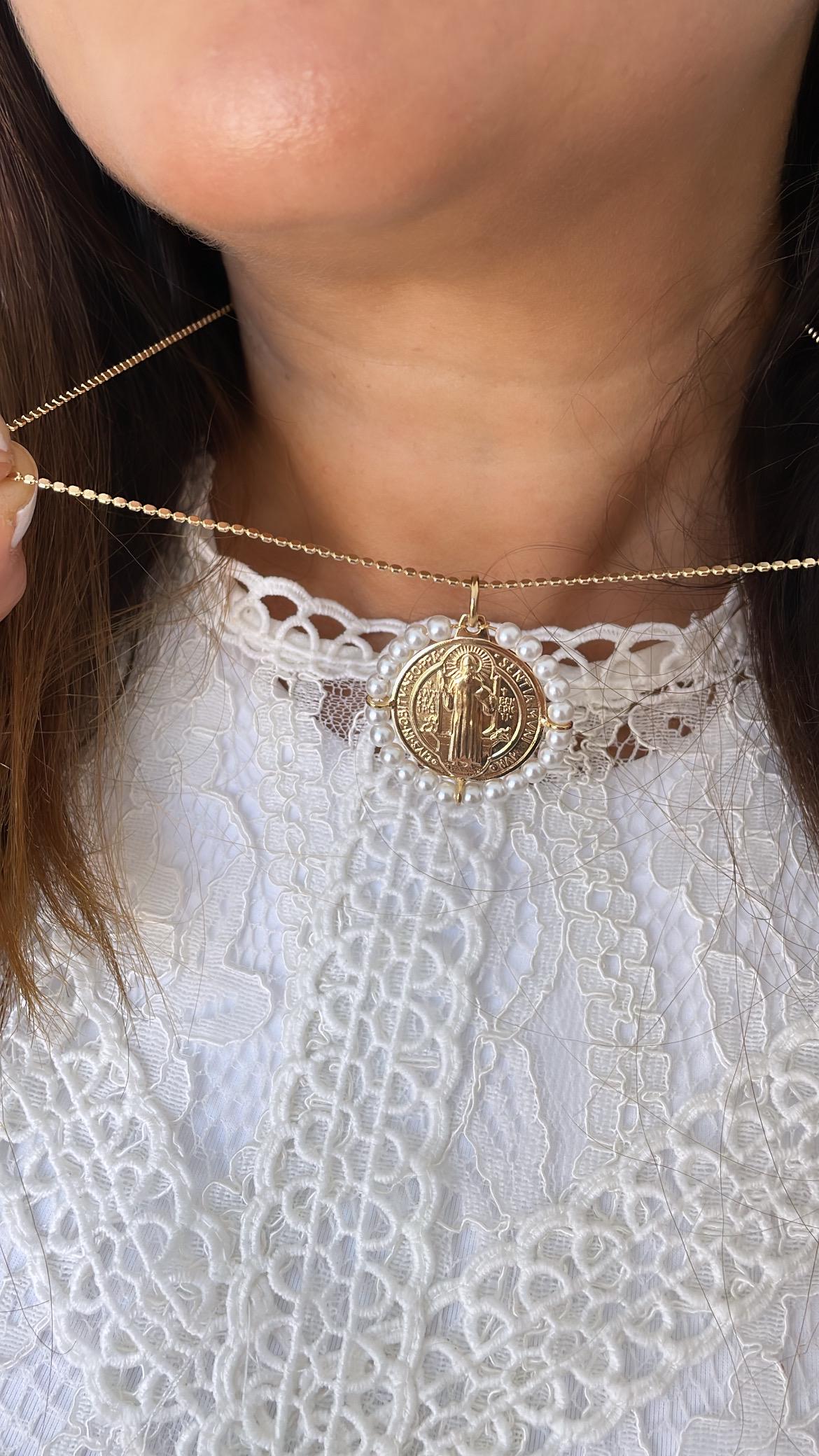 18k San Benito Charm Crowned with Pearl Beads